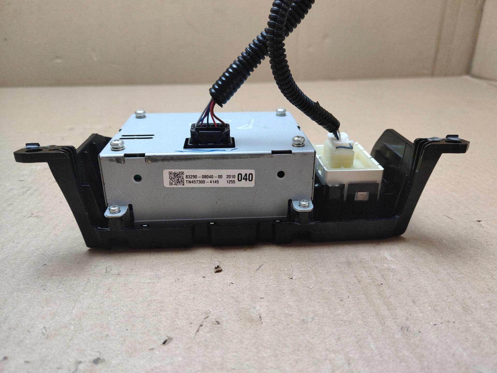 дисплей TOYOTA SIENNA 3 2011 83290-08040-00