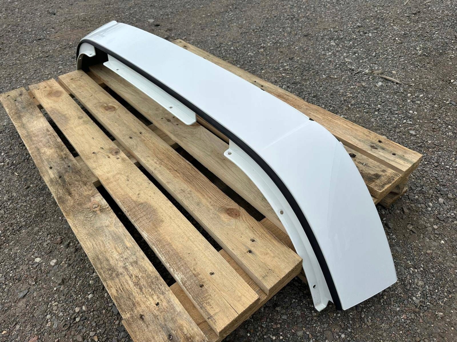 Palak side roofs pillar Chevrolet Corvette C6 2005-2013