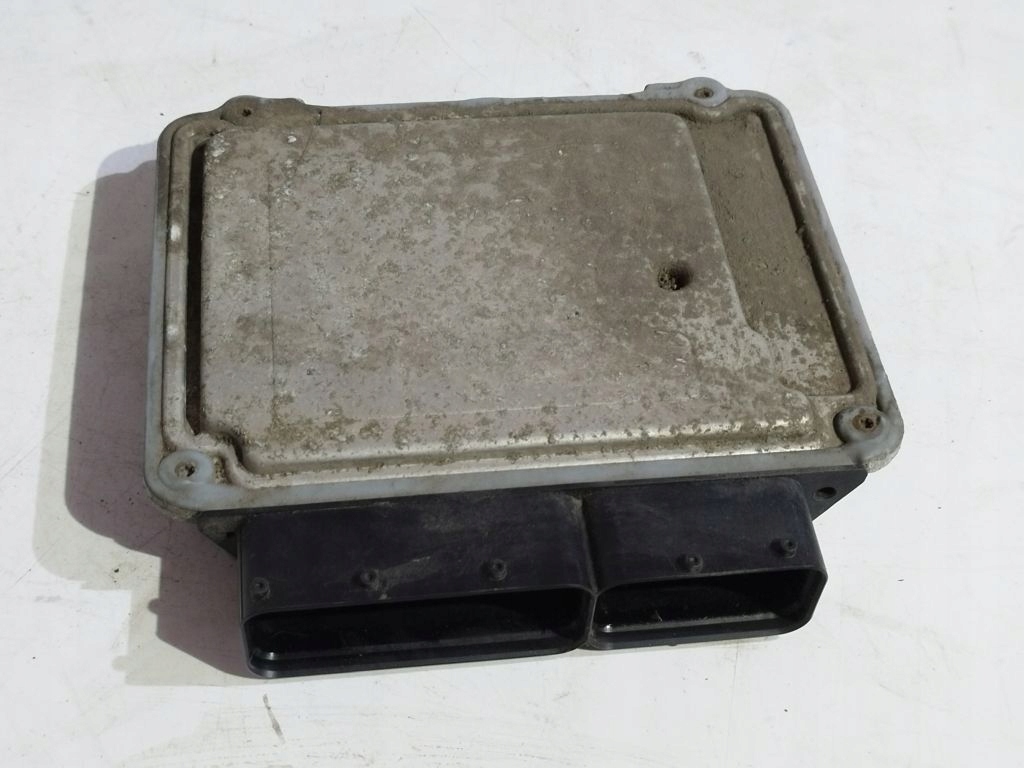 VW Passat B6 computer control unit of the engine 03G906021DP