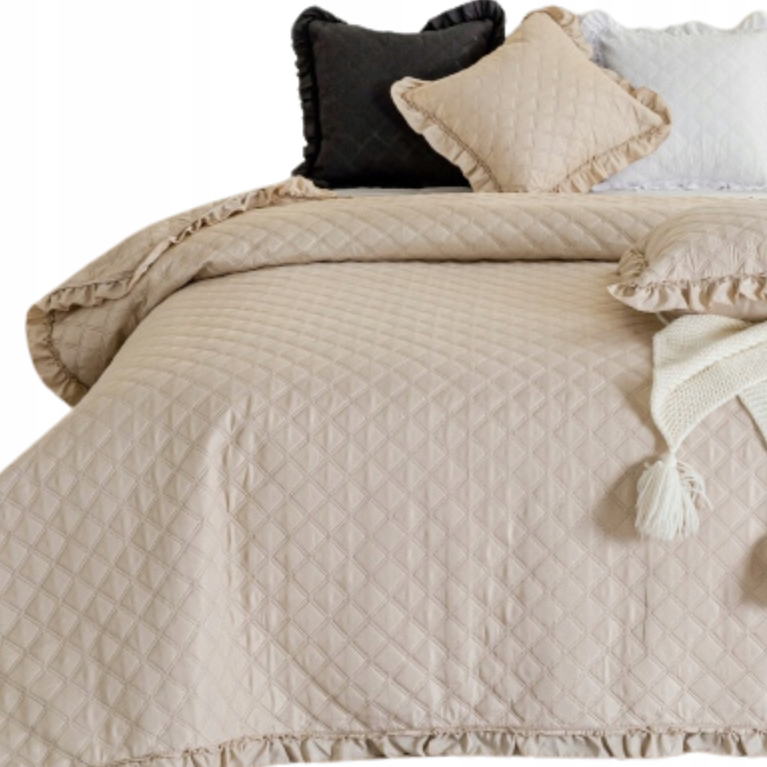 Přehoz na postel prošívaný oboustranný přehoz 240x260 cm deka s volánky Ruffy