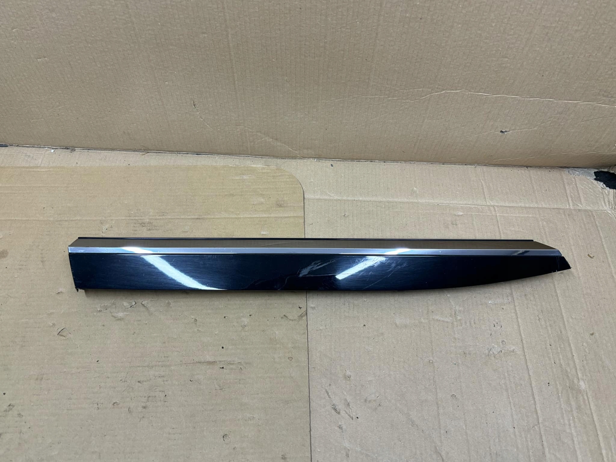 moulding door right rear part VW ARTEON 3G8853992B