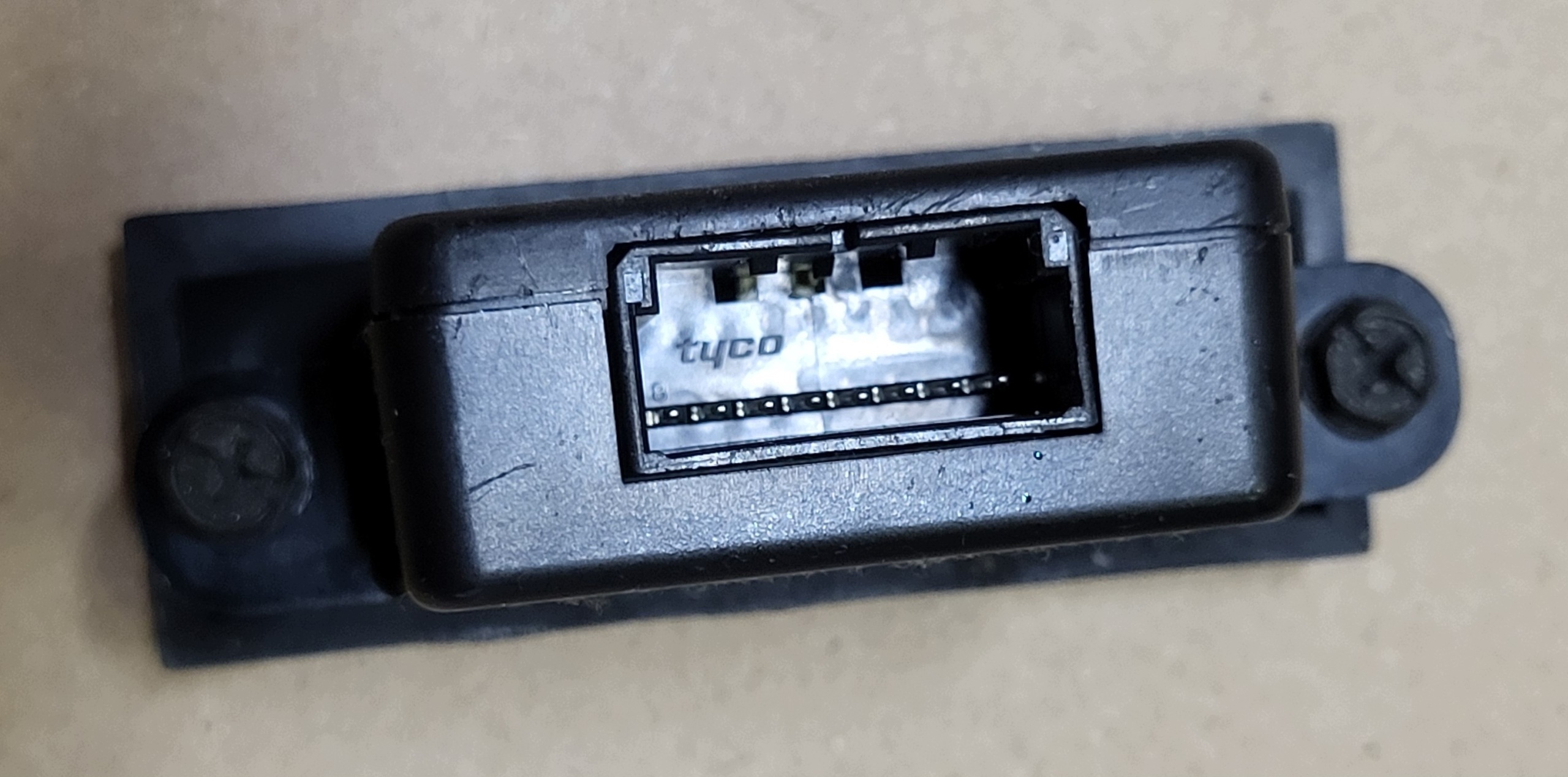 adapter connector control unit MULTIMEDIOW JEEP GRAND CHEROKEE III 3 WK1 2008r OE