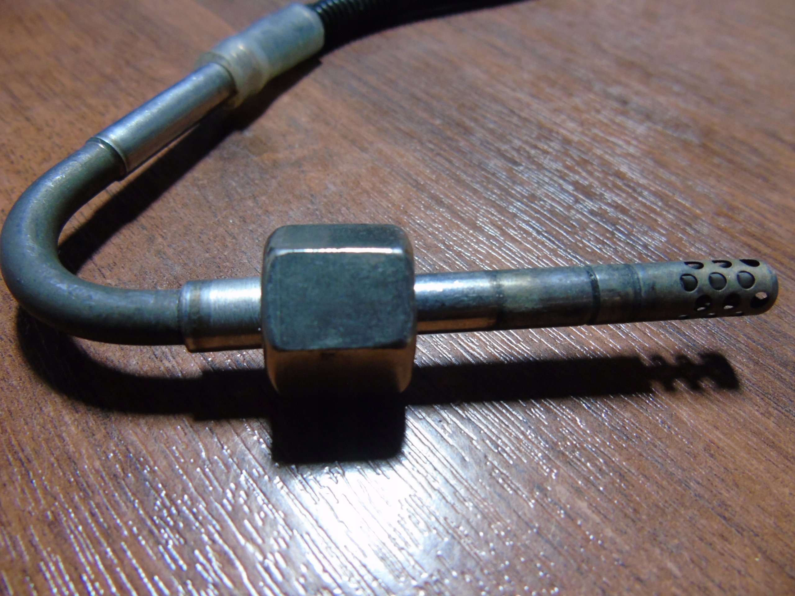 IDEALNY SENSOR TEMPERATURY GASE MERCEDES 1