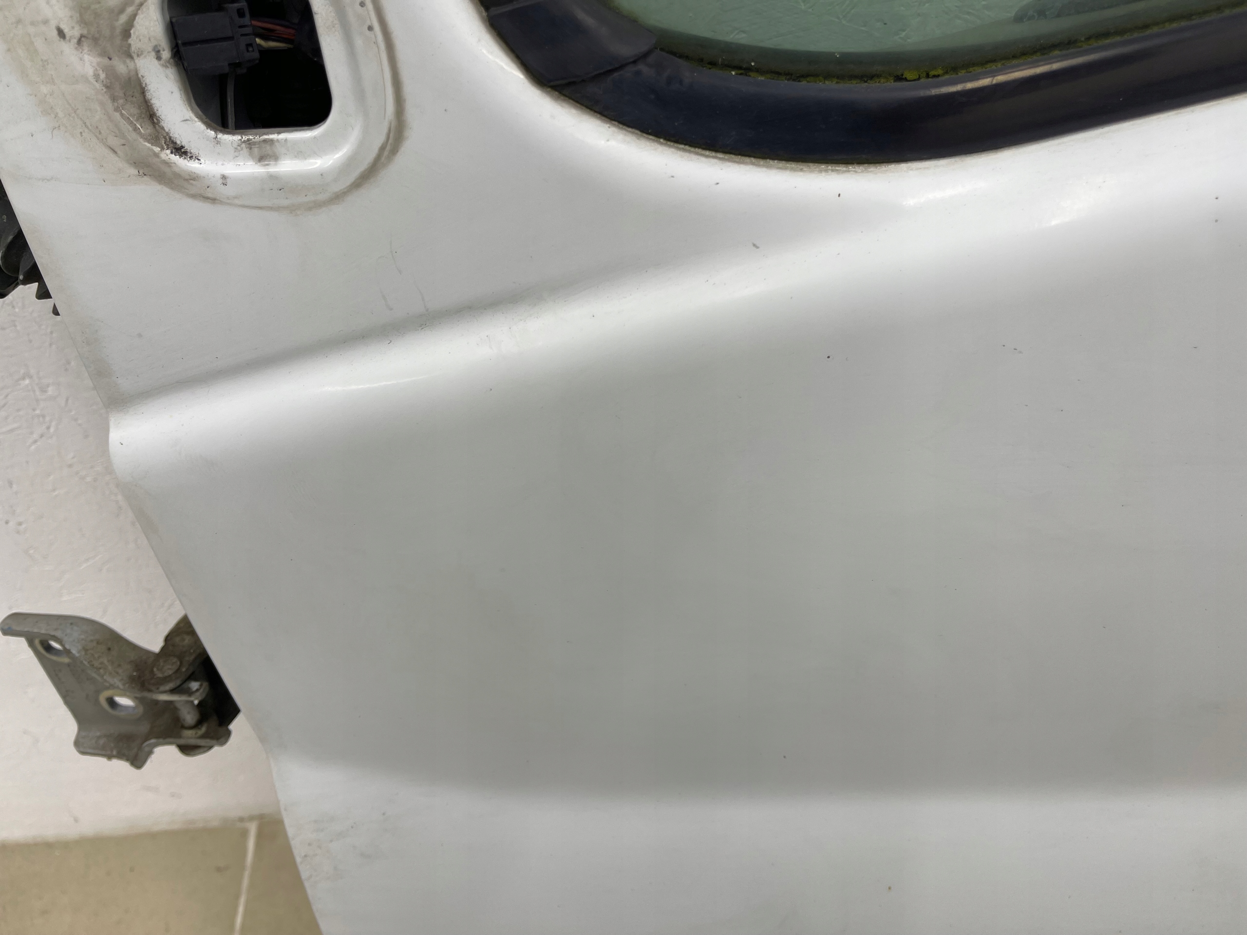 RENAULT TRAFIC II VIVARO A door front left front BIALE ORYG LAKIER KOM