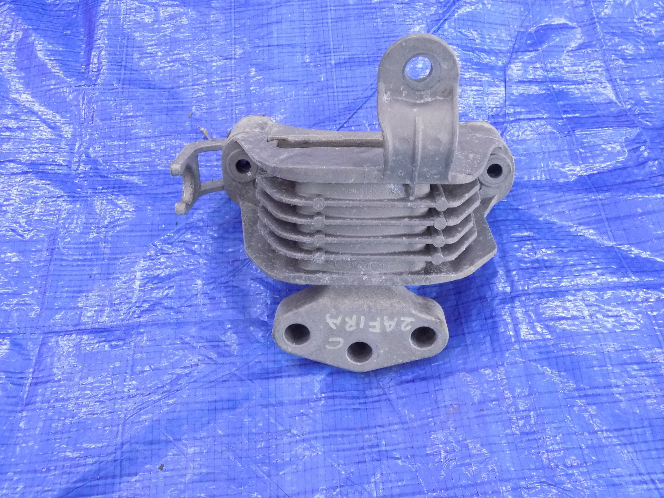 ŁAPA PODUSZKA SILNIKA ZAFIRA C 2.0 CDTI