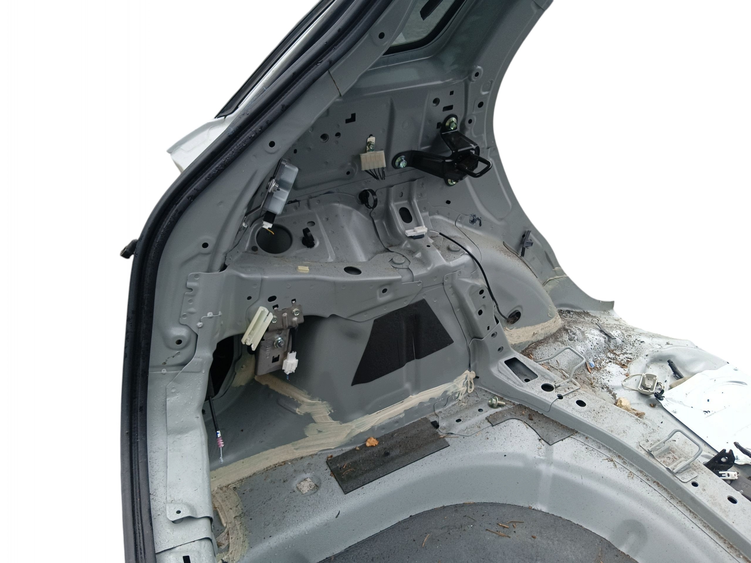 parafango sinistra posteriore MAZDA CX-3 LAK: 47A (14-18)