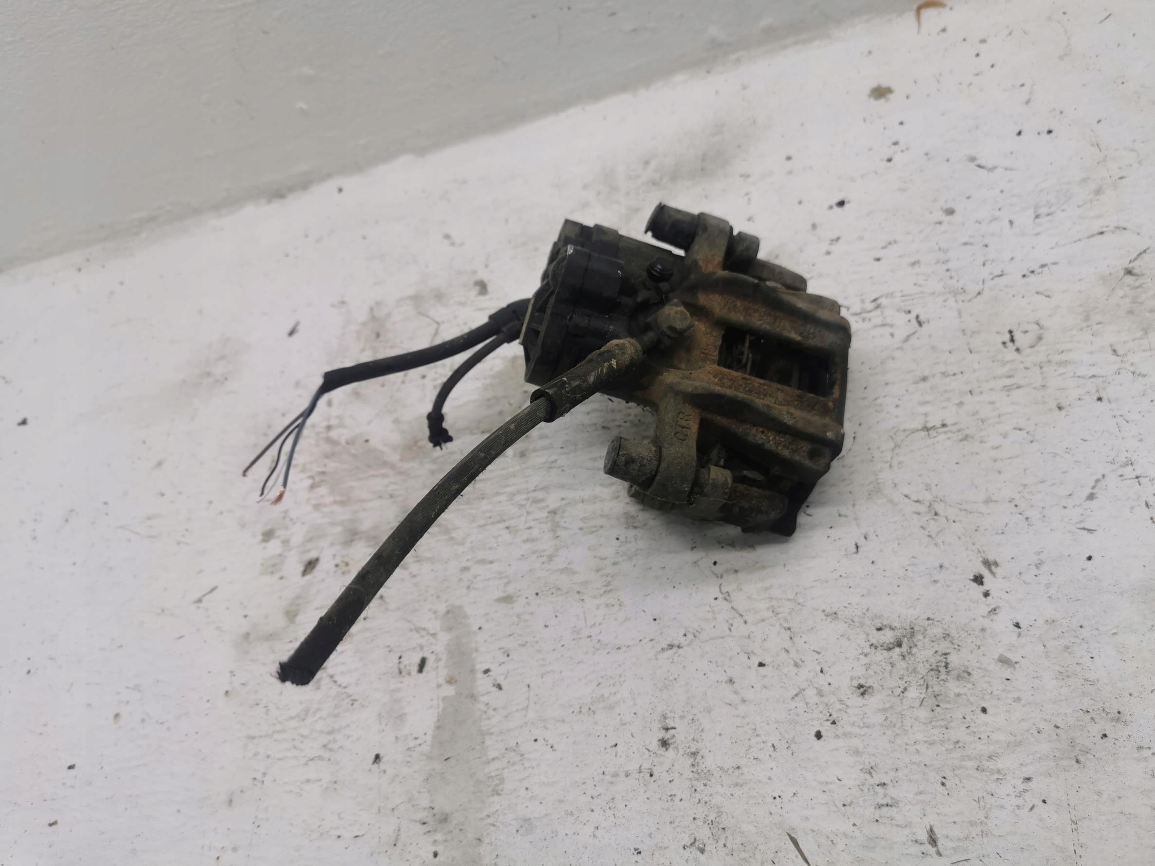 caliper brake left rear part VW GOLF VIII 5R3615406A