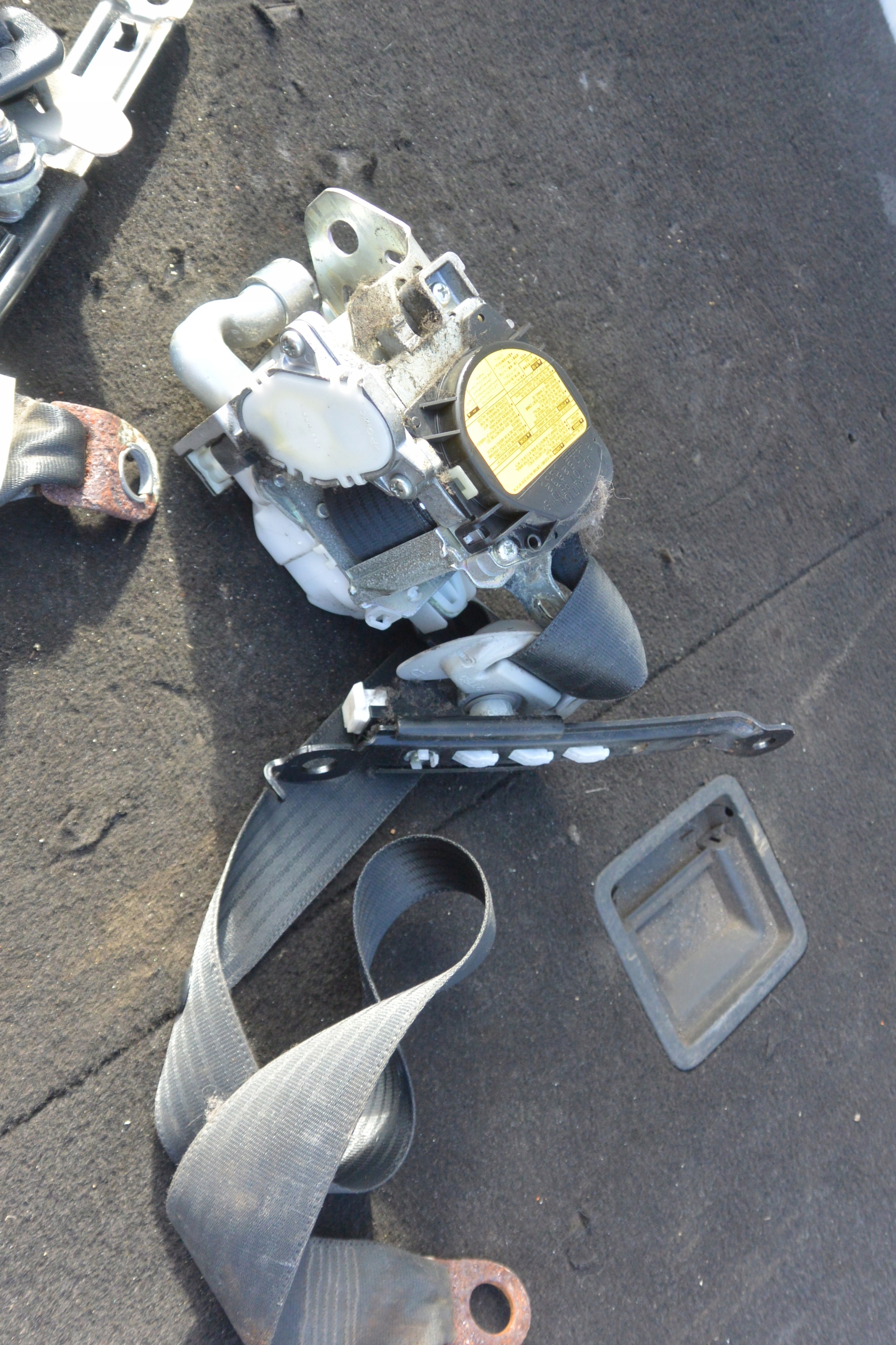tension belt safety right left front original TOYOTA PRIUS plus +