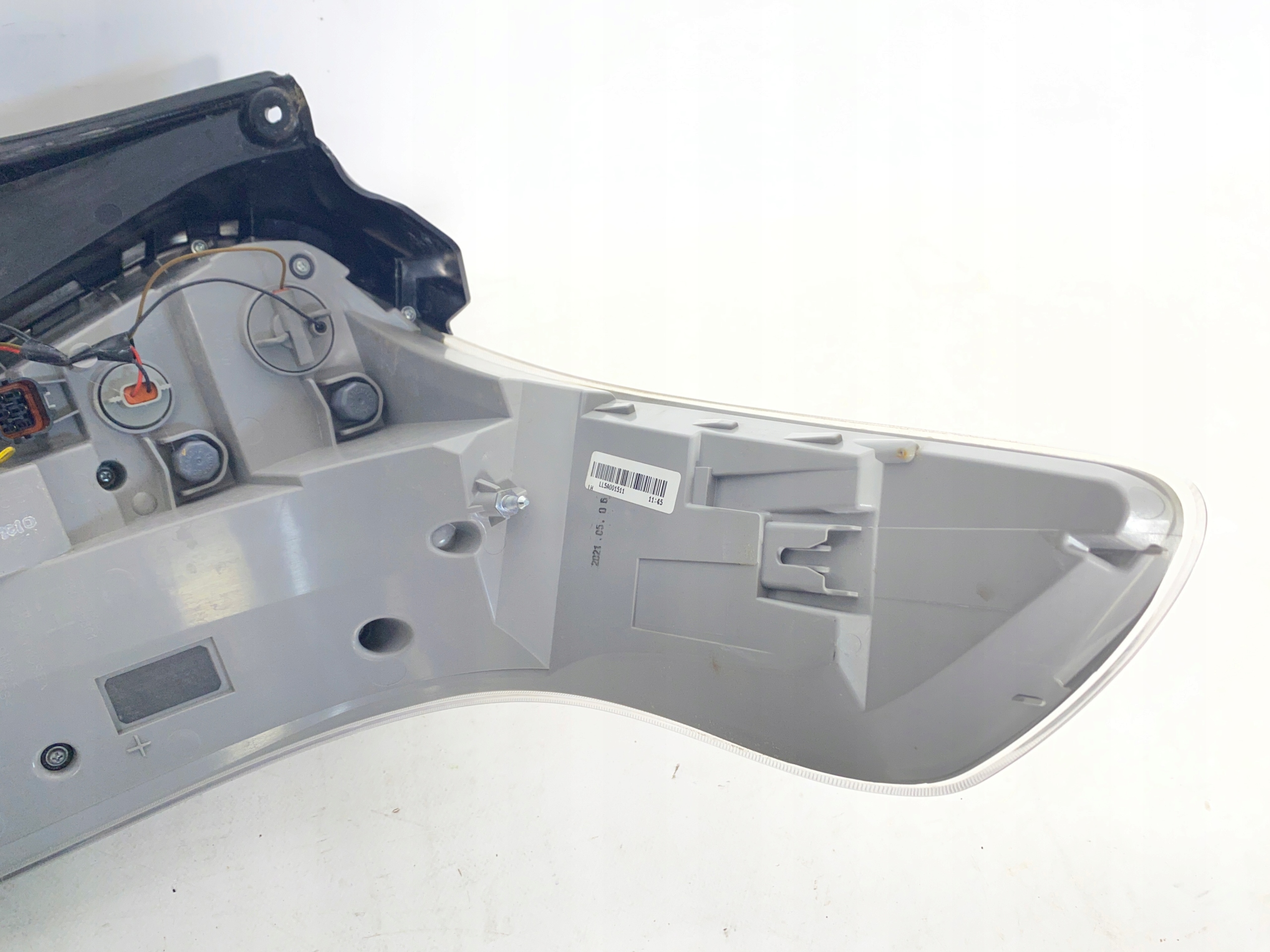 фонарь левый LH TIVOLI / XLV