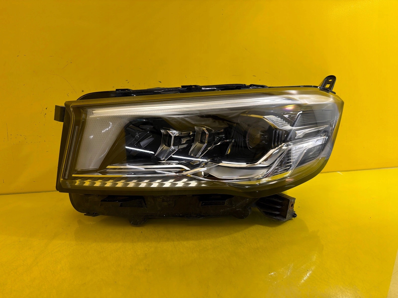 FANALE FARO sinistra Anteriore Maxus Deliver 9 Full Led C00113995