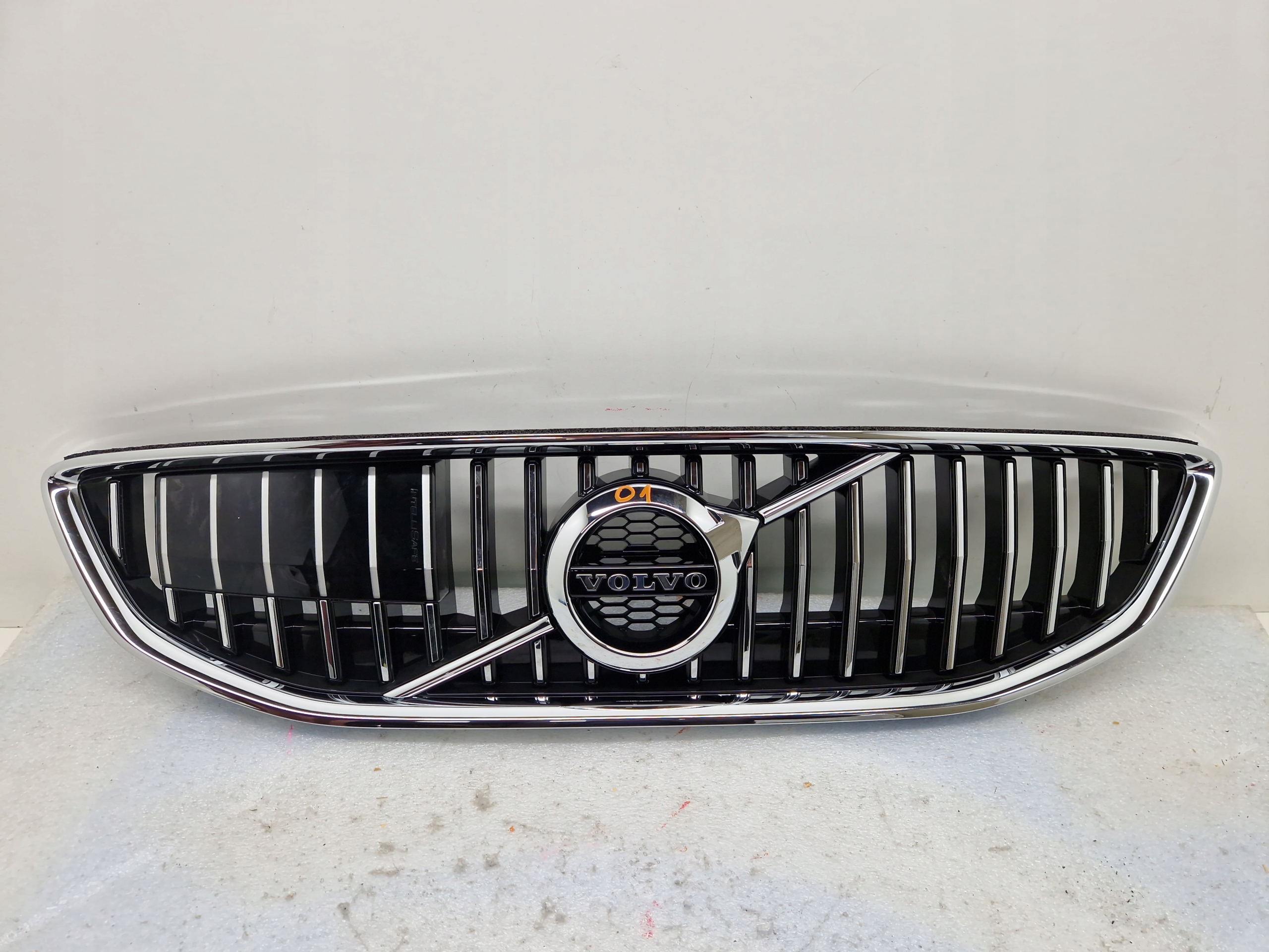 Atrapa Volvo OE 31457244