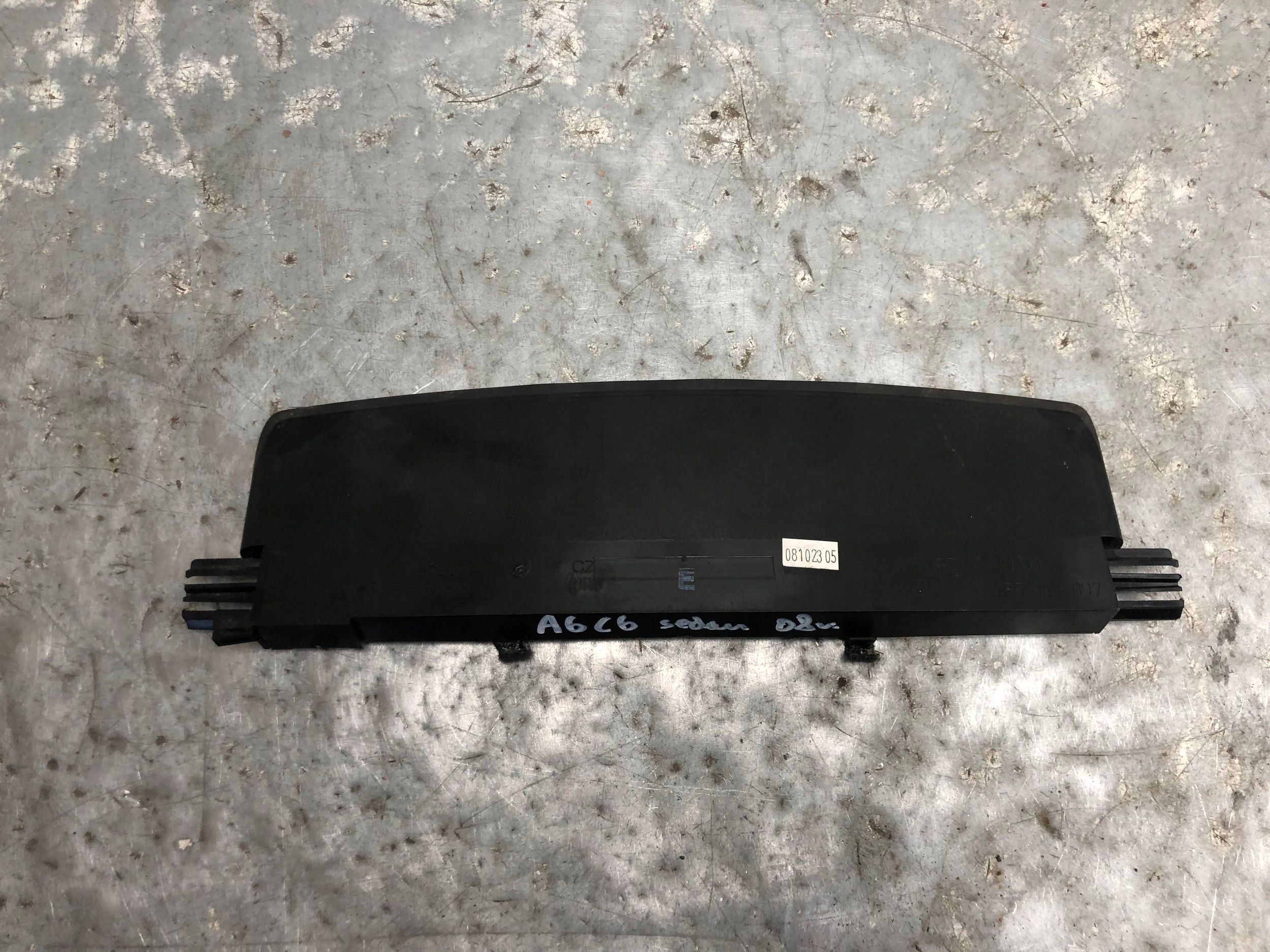 TRZECIE light STOP AUDI A6 C6 sedan 4F5945097