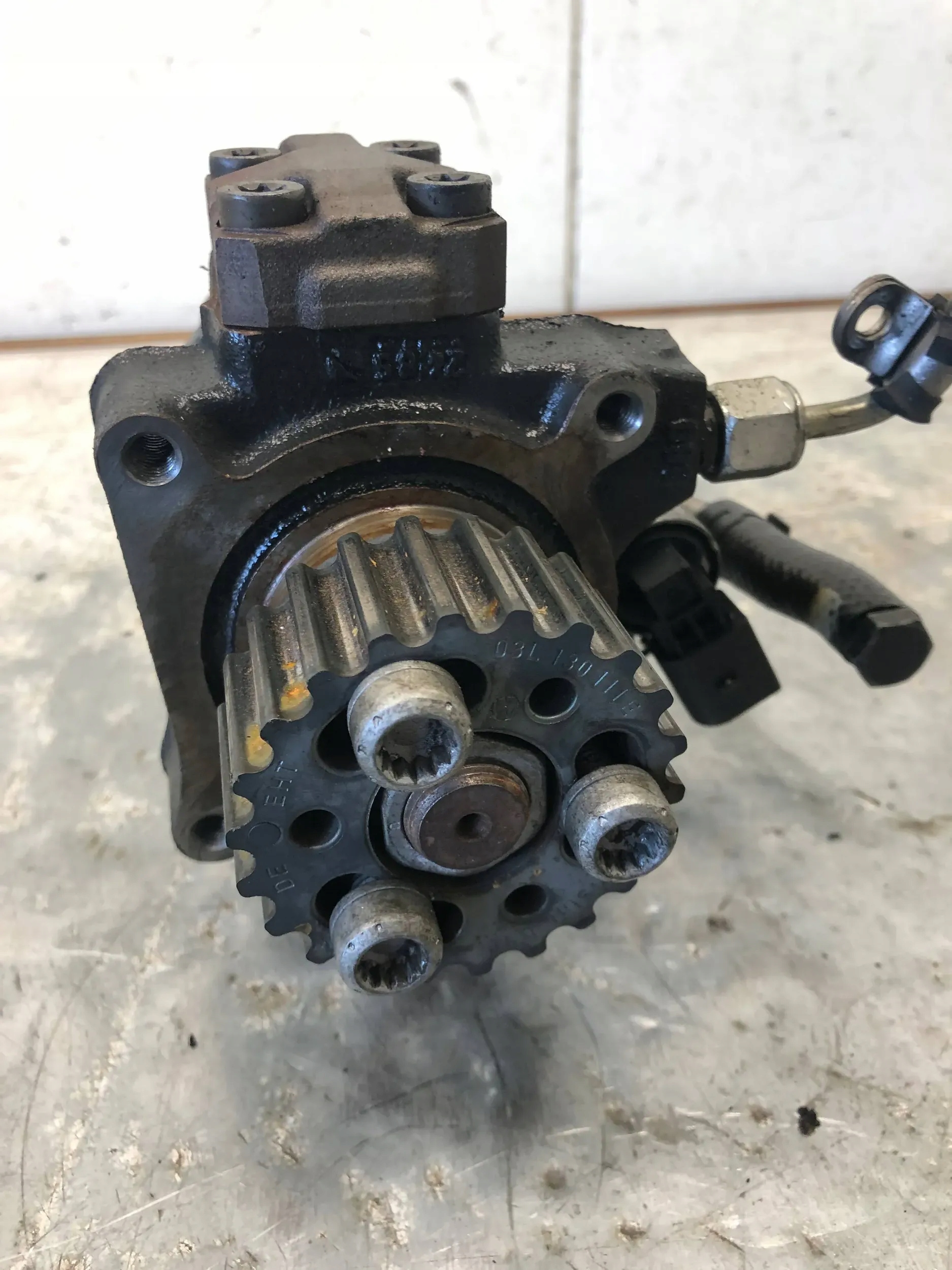 injection pump 1.6 TDI CAY VW POLO V 6R 03L130755E