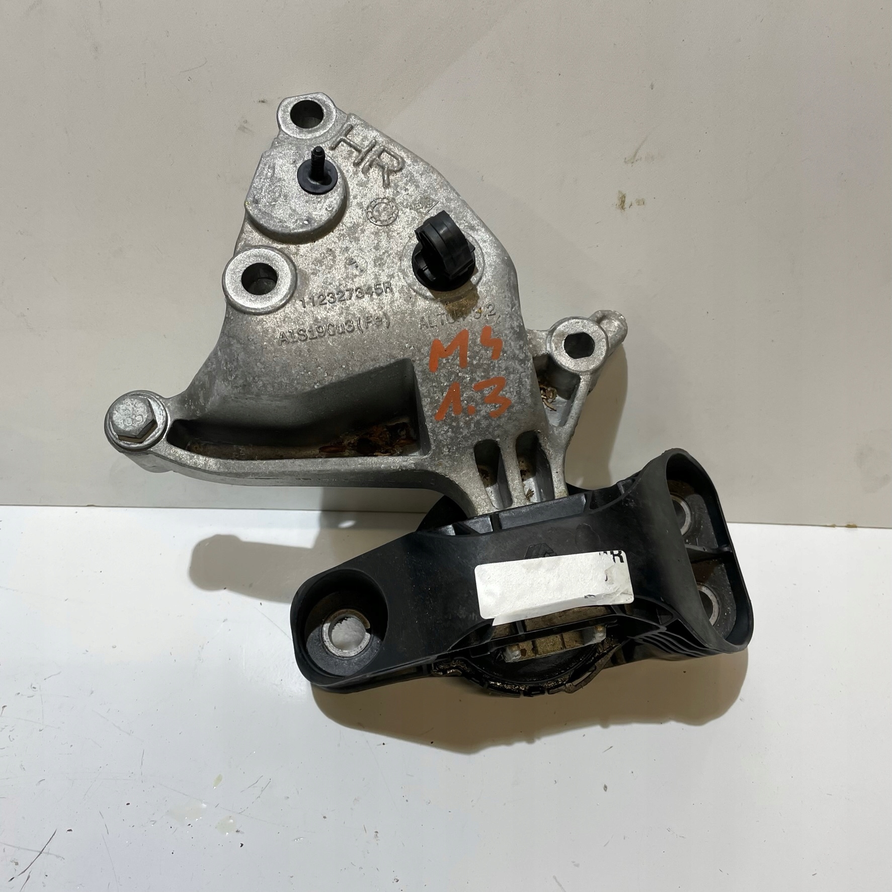 RENAULT MEGANE IV 1.3 TCE ENGINE MOUNT HOLDER