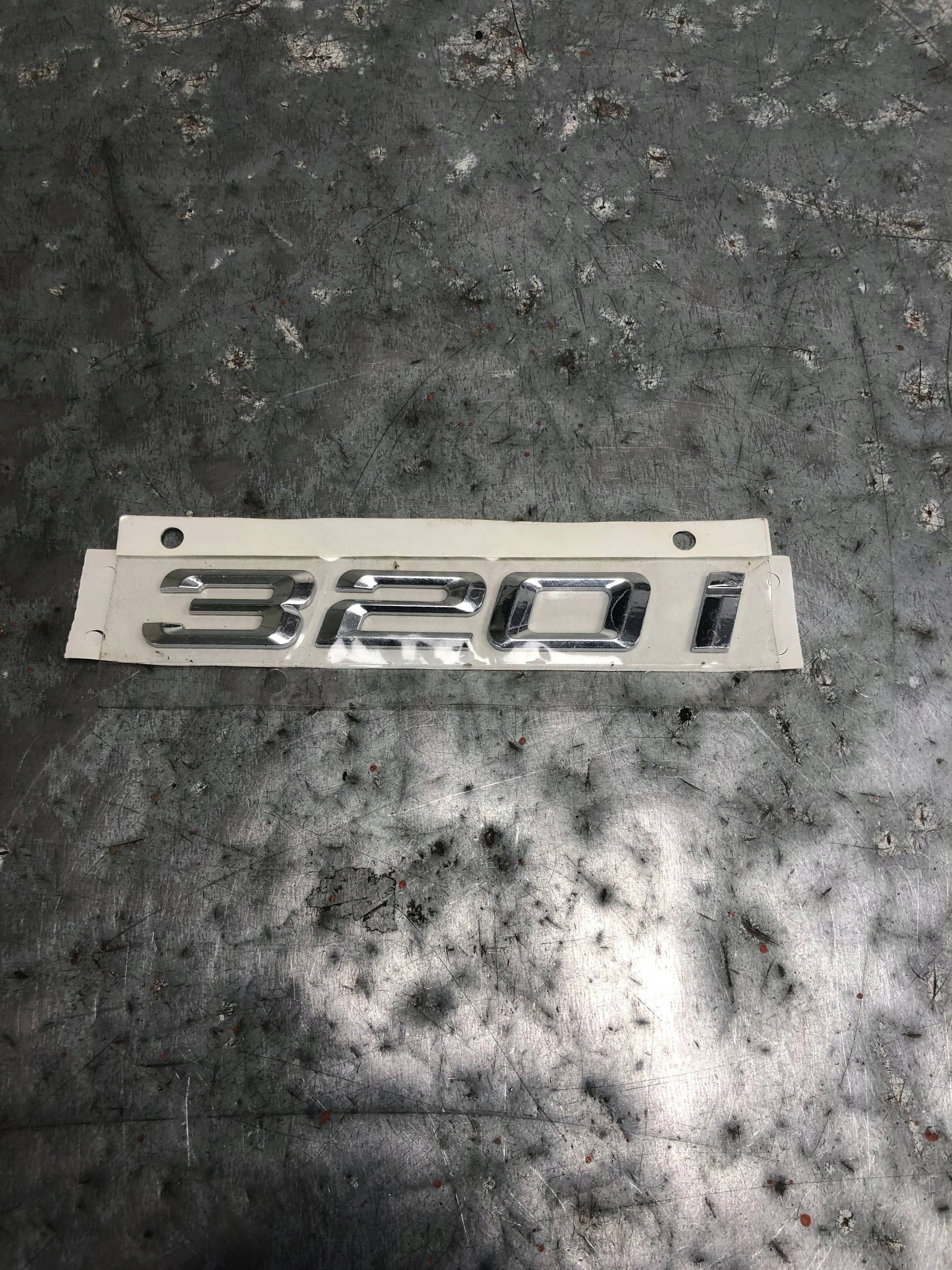 logo EMBLEMAT bonnet rear part BMW F30