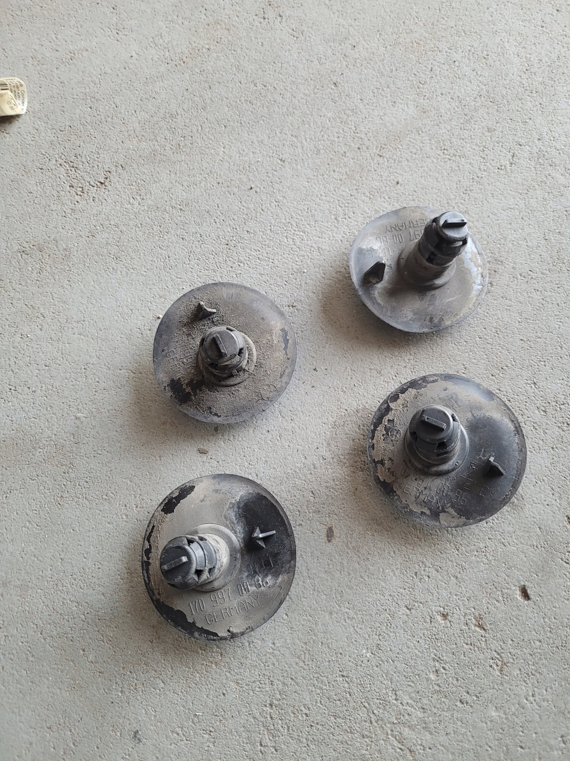 MERCEDES SLK R170 ZASLEPKA PROGU Producent części Mercedes-Benz OE