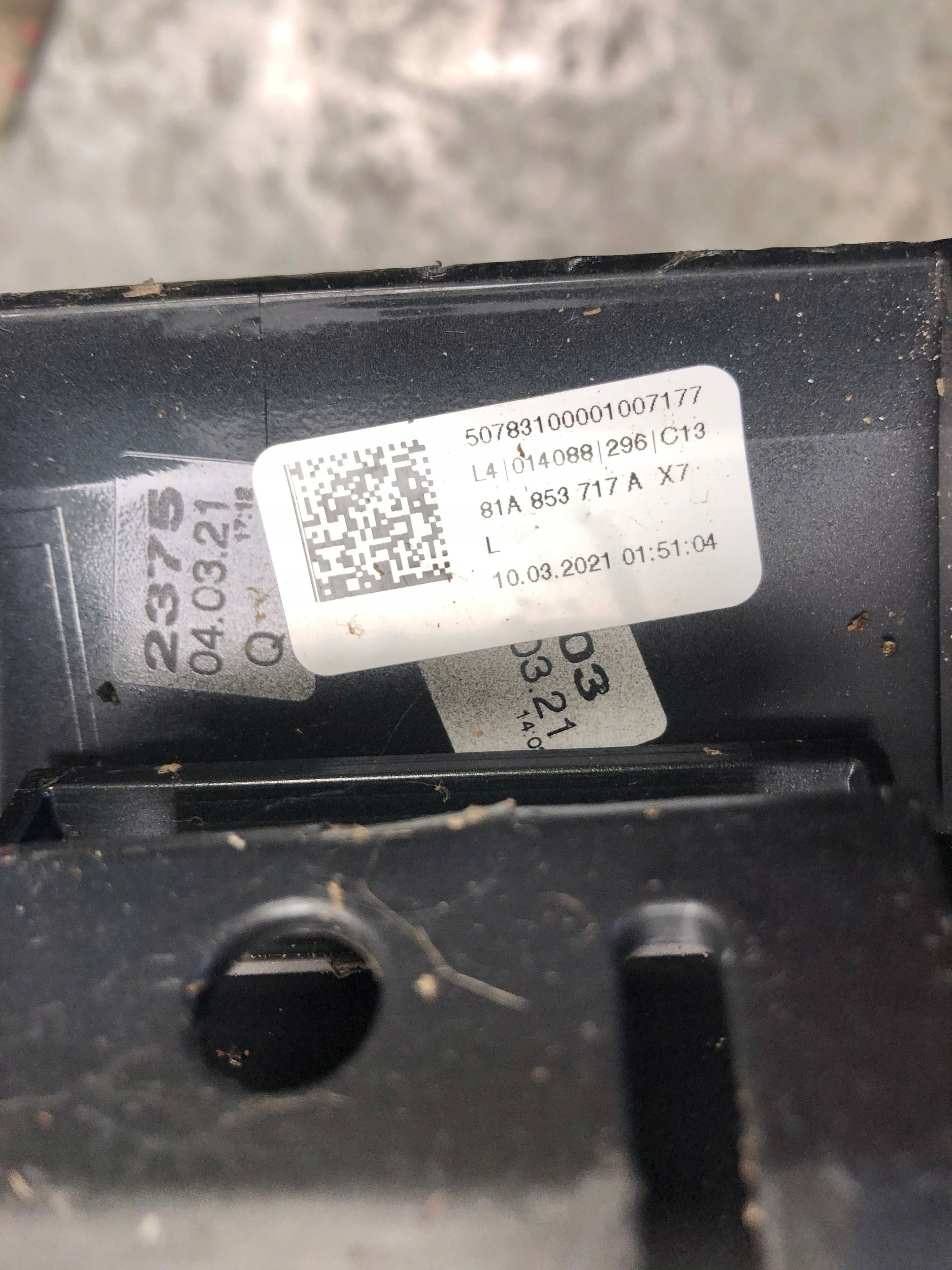 lišta blatníku levý předek AUDI Q2 81A853717A