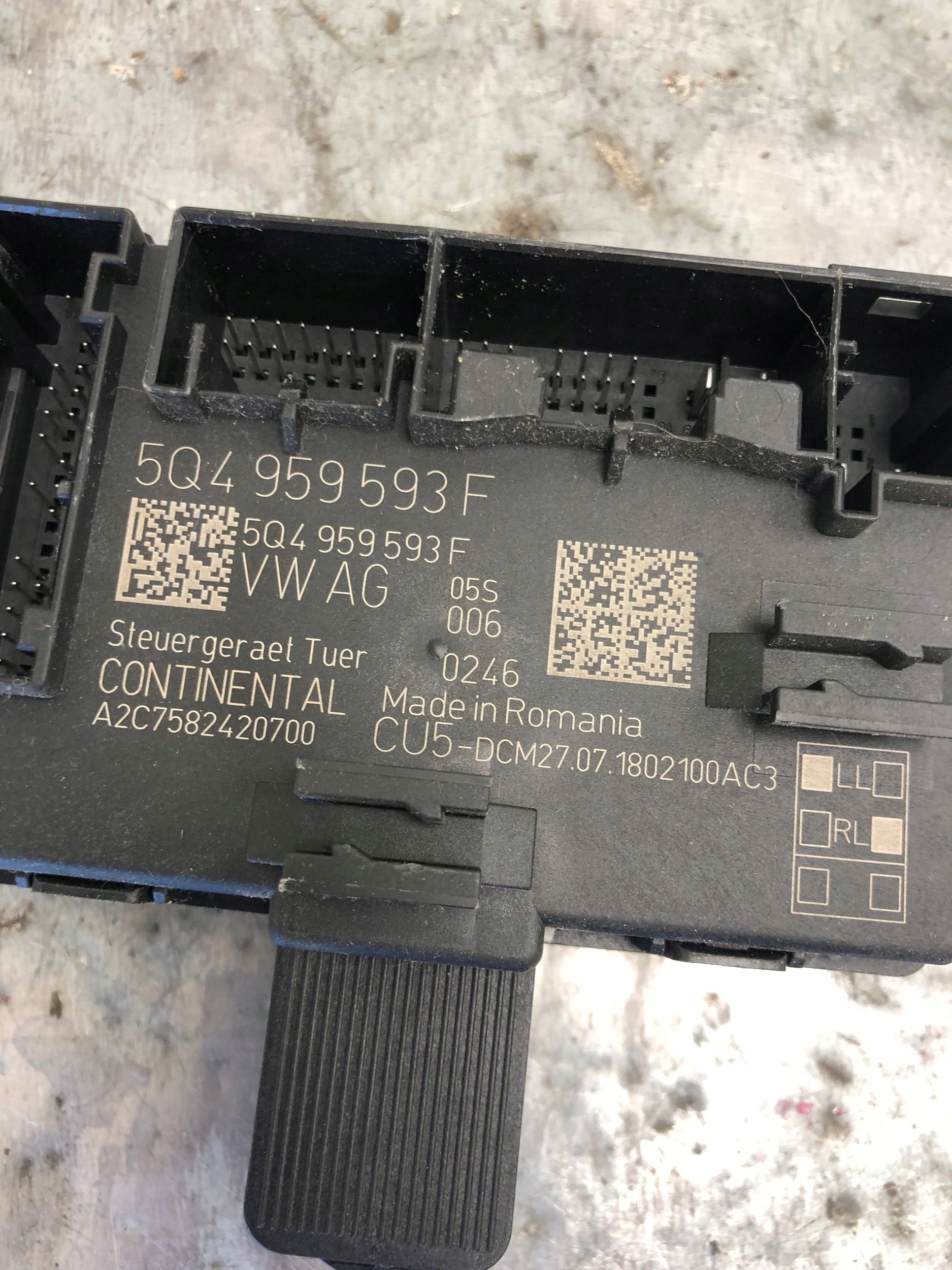 module control unit door left front VW CRAFTER II MAN TGE 5Q4959593F