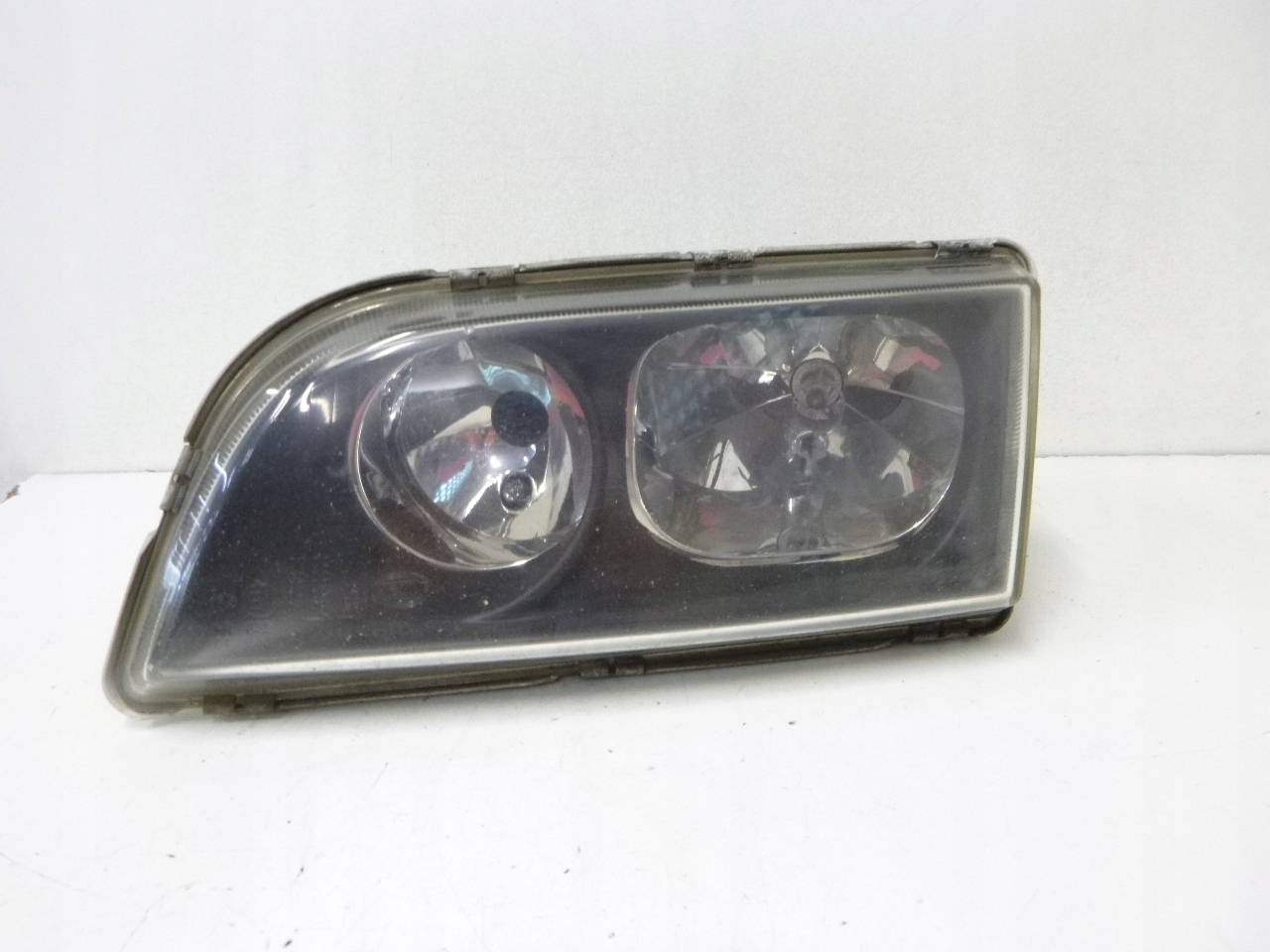 light front Volvo V40 and Lift 2001r. HELLA EU