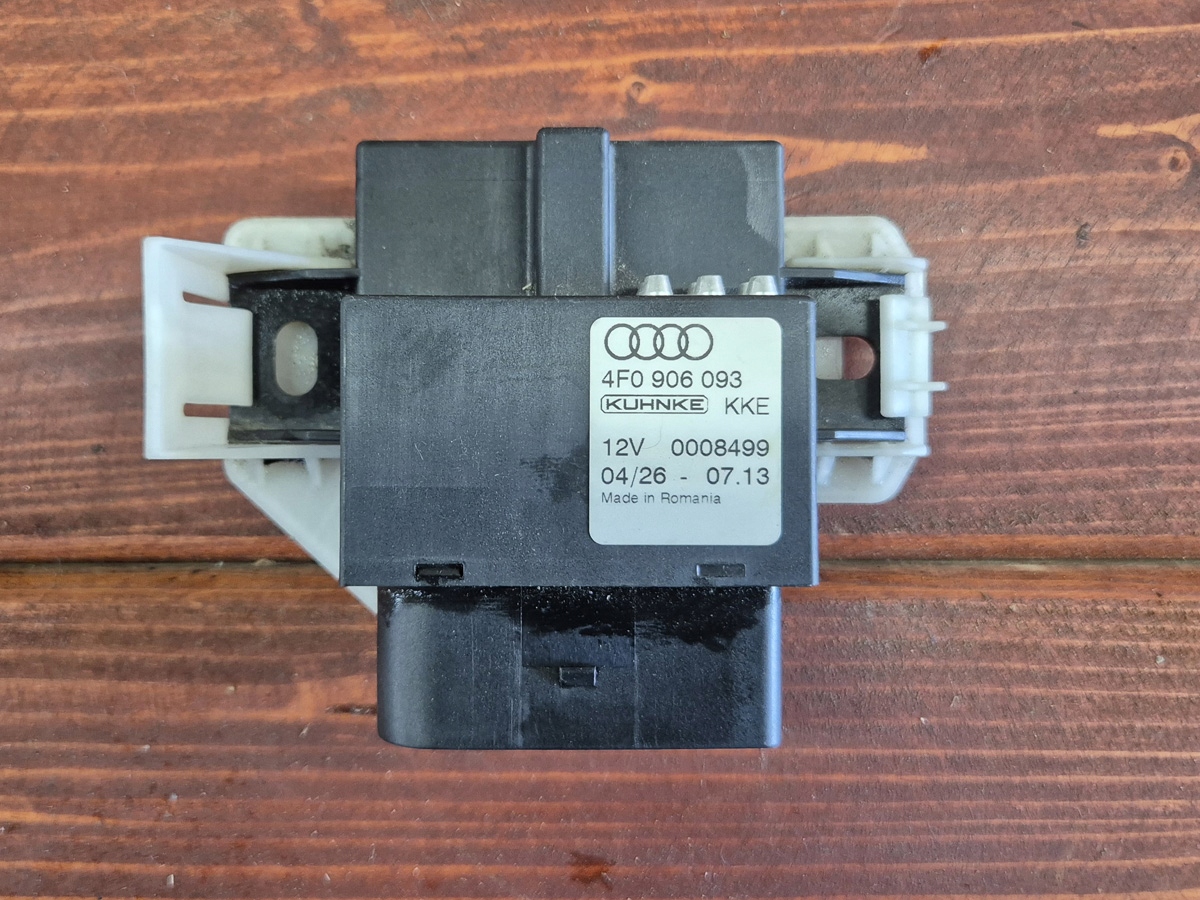 Audi OE 4F0906093 moduł pompy paliwa