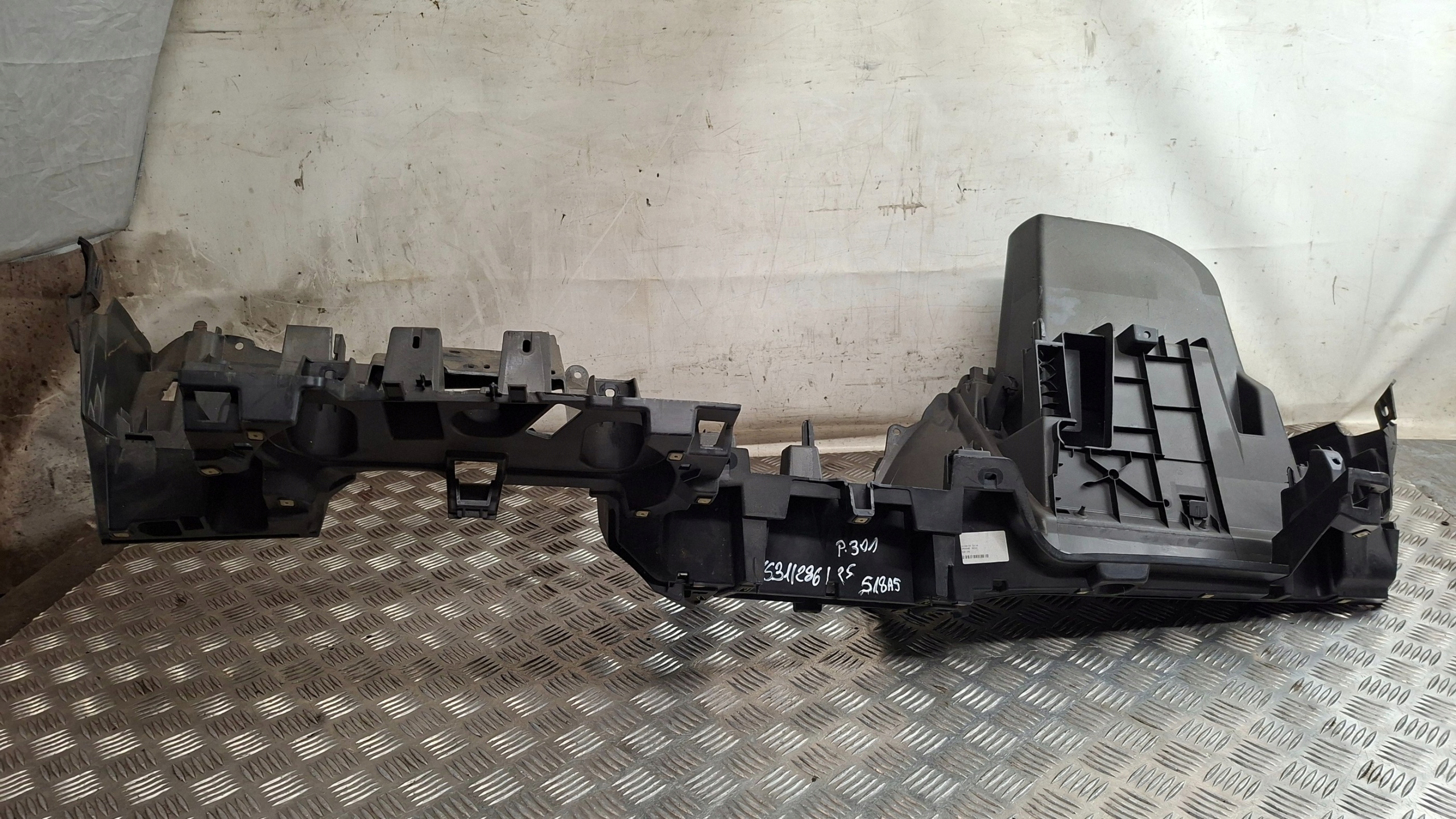 dashboard instrument panel lower PEUGEOT 301