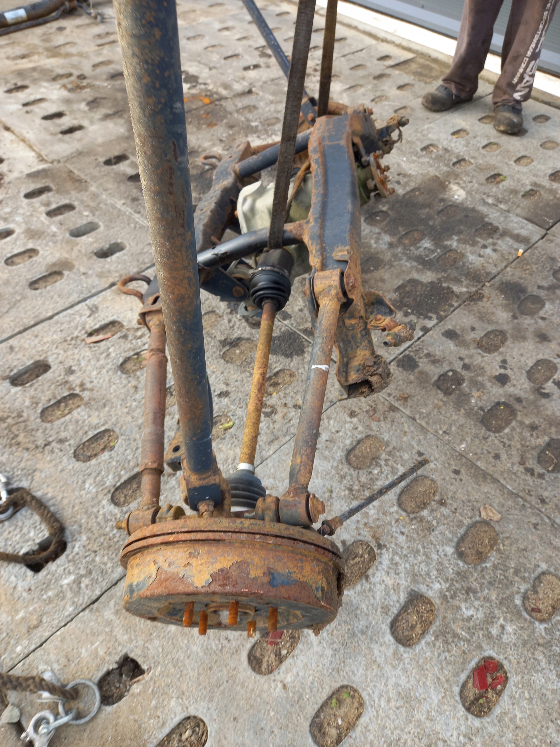 WÓZEK BELKA ZAWIESZENIA TYŁ OŚ TYLNA + MOST 3.21 FREELANDER 2.0TD GDAŃSK Producent części Land Rover OE