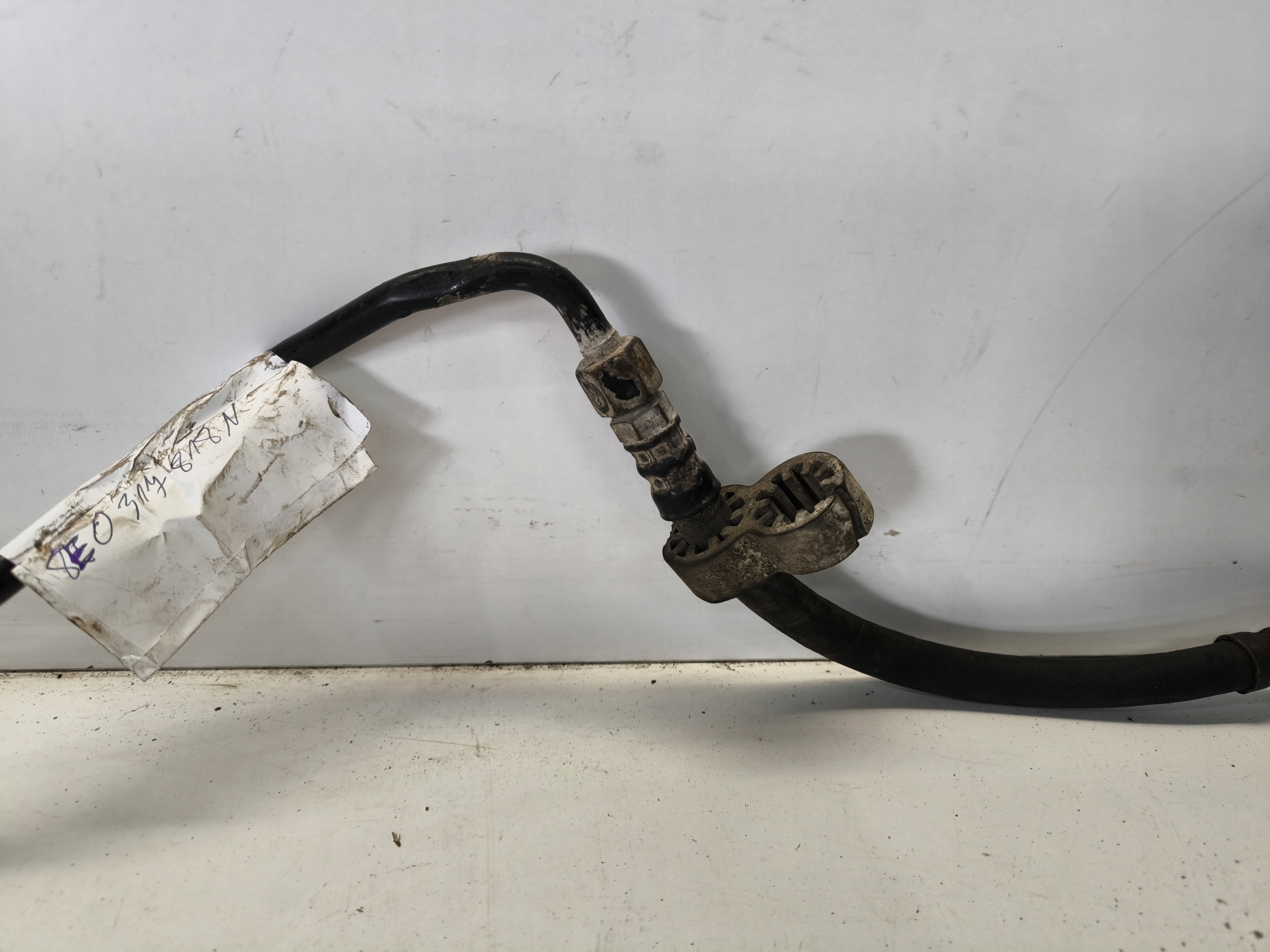 vedení hadice olaj převodovky AUDI A4 B7 8E0317818N originál !!!