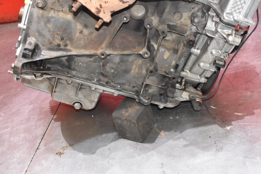 engine pillar petrol M43B16 BMW E36 1.6i 102KM 90-00 KOMPRESJA