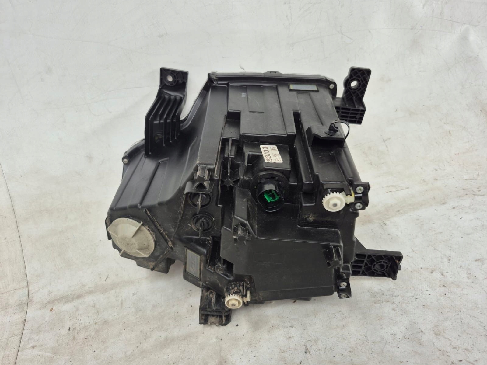 MAXUS EUNIQ 6 VI 19- light right front front