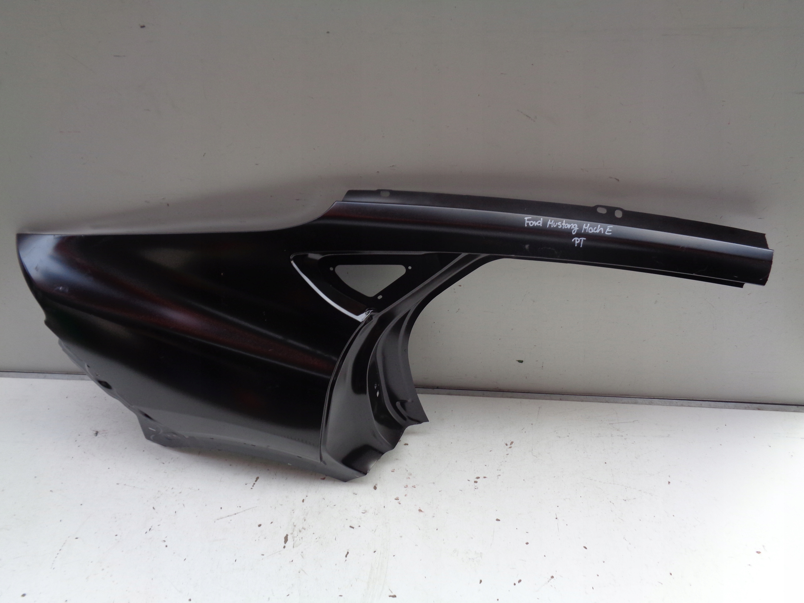 BŁOTNIK PRAWY TYLNY REPERATURKA FORD MUSTANG MACH E 21- Numer katalogowy części BŁOTNIK PRAWY TYLNY REPERATURKA FORD MUSTANG MACH E 21-