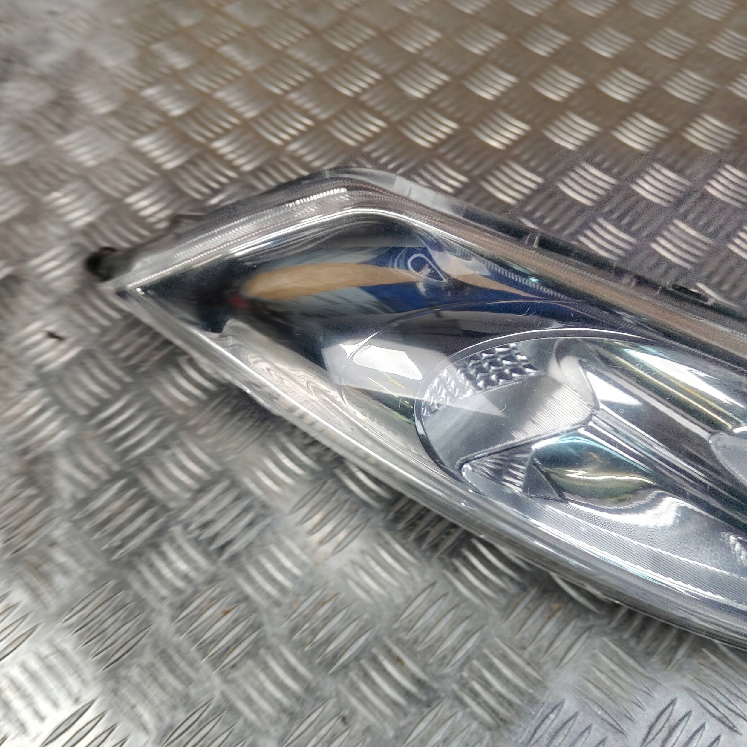 Reflektor light front side right Nissan Juke and F15