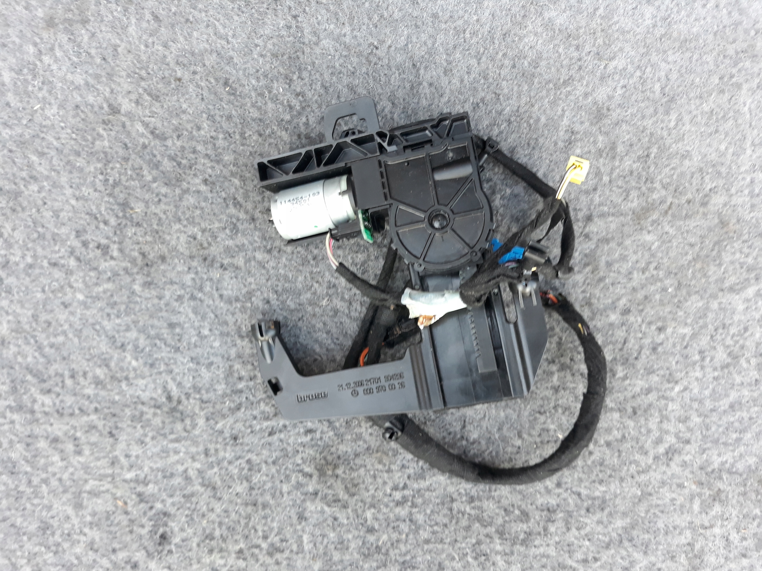 0009700026 - Мотор ZAGLOWKA MERCEDES W164 ML