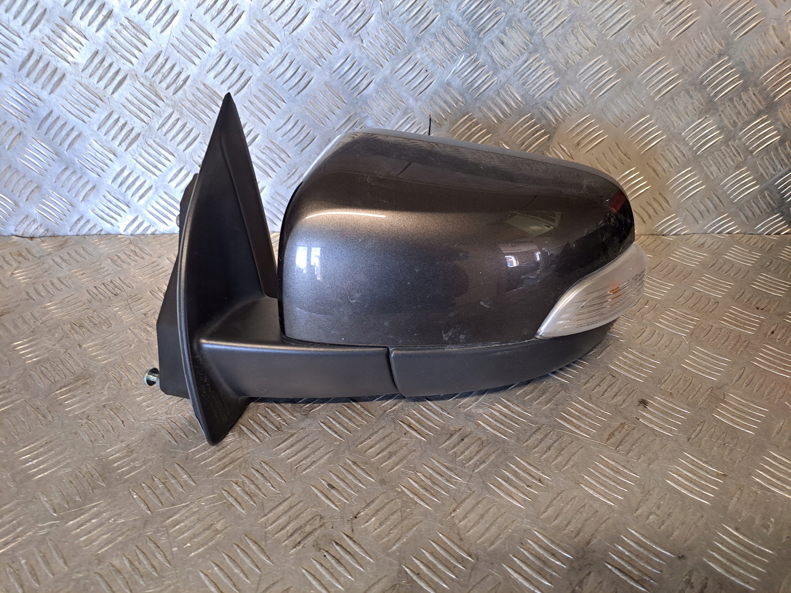 FORD RANGER 2018 R LUSTERKO LEWE 10 PINÓW Typ samochodu 4x4/SUV Samochody osobowe