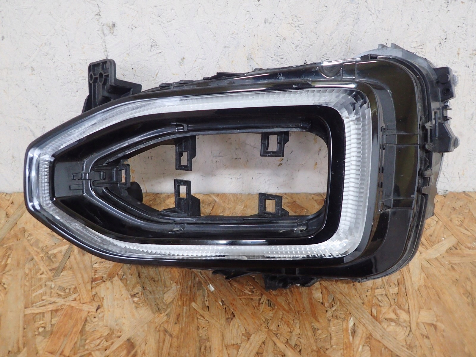 A11 2017-2021R - ЛАМПА ЛІВА ЛІВА DRL LED VW T ROC 2GA941055K