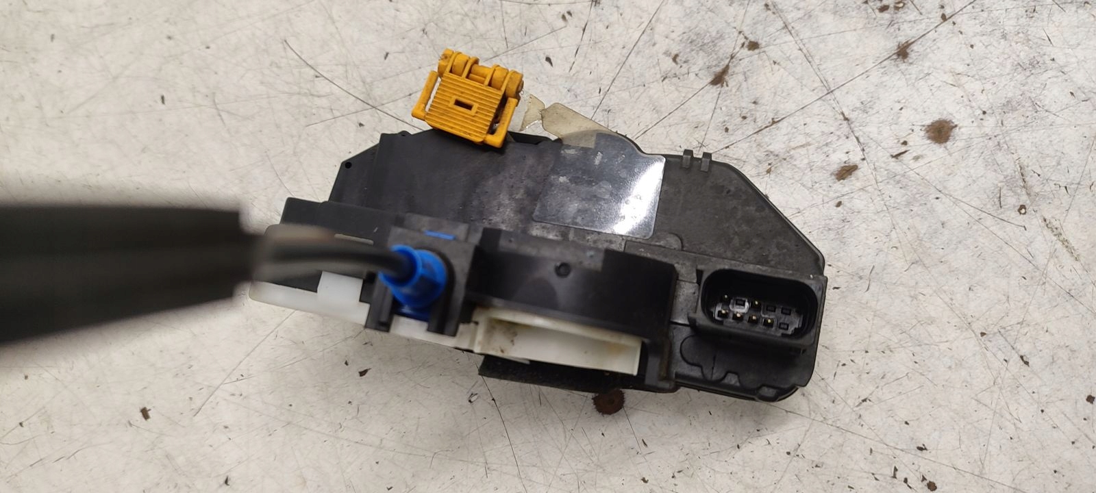 lock door front front right Opel Astra J LIFT 1,6 HB