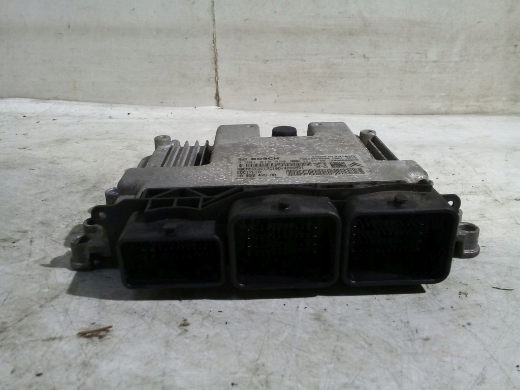 Peugeot 208 and computer of the engine 9805947580
