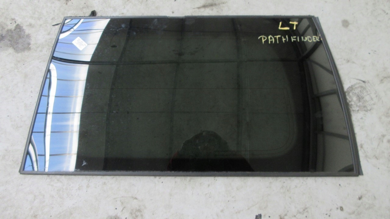 NISSAN PATHFINDER R51 lewa tylna szyba tył szyby