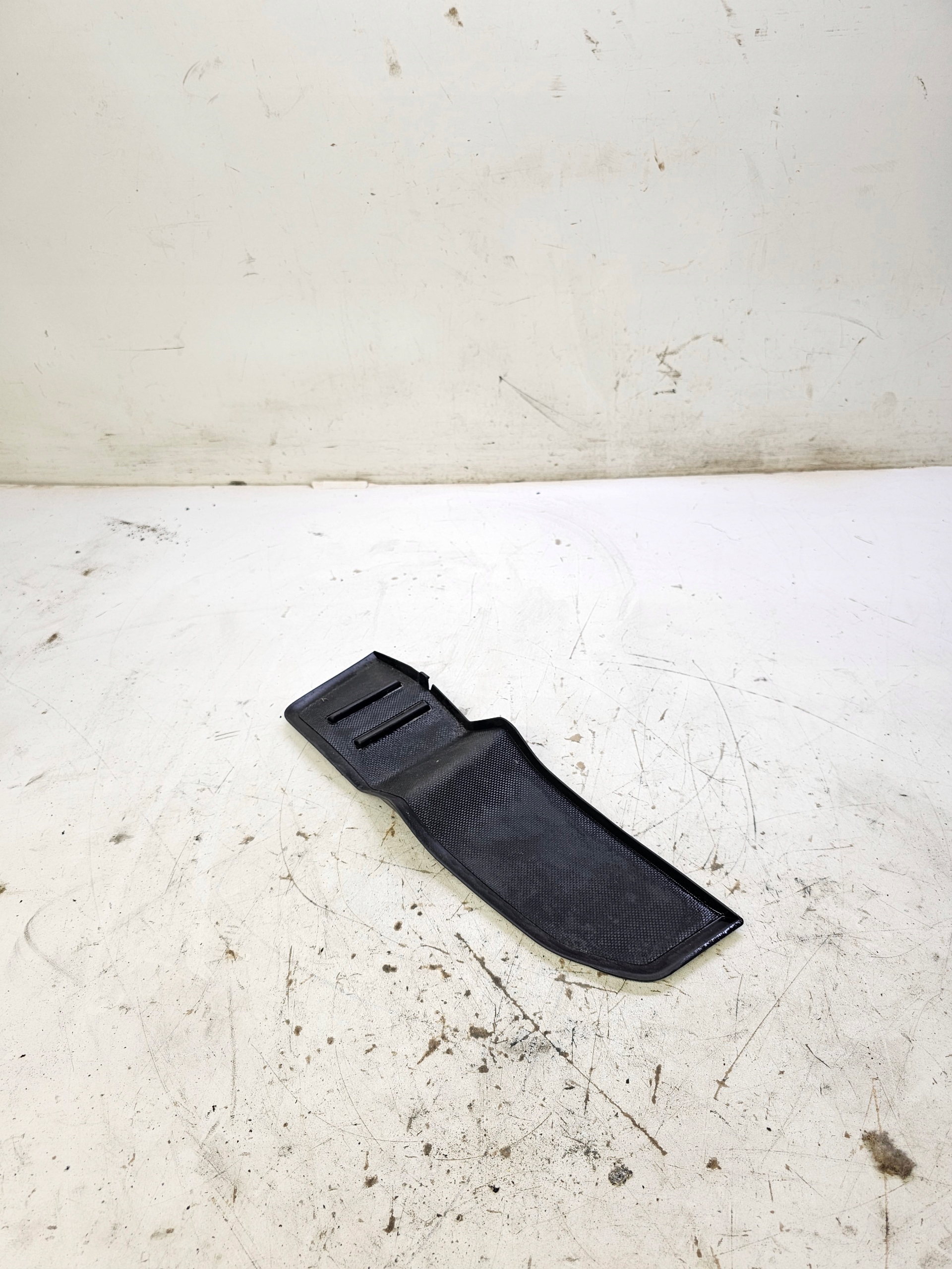 MATTE HANDSCHUHFACH TUNELU AUDI Q3 F3 83A868133