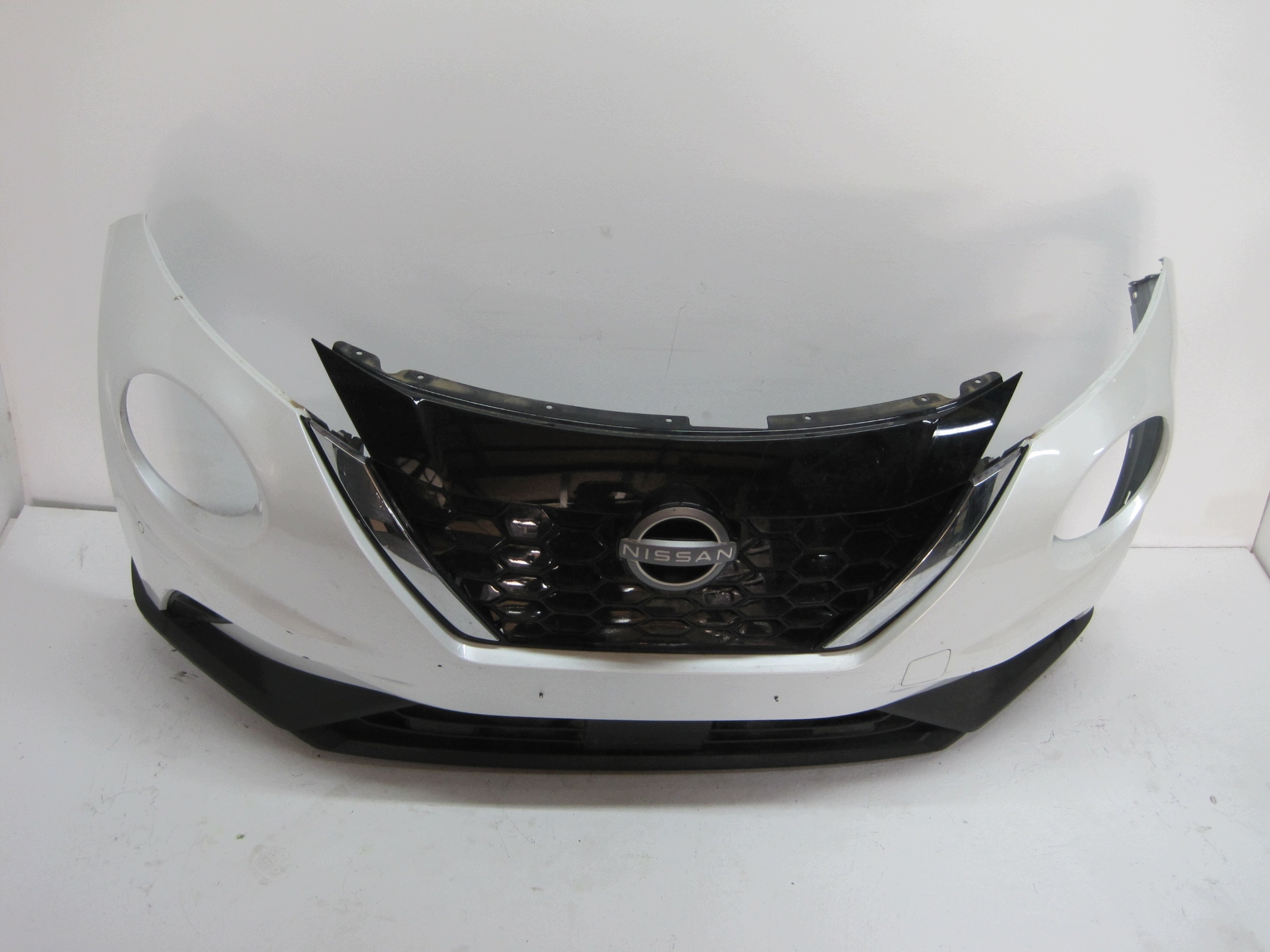 bumper NISSAN JUKE F16 4 PDC 24R front front below RADAR