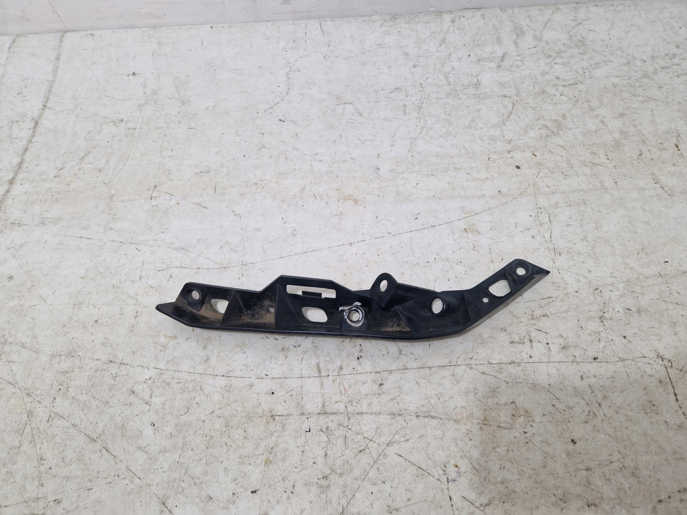 DODGE CHARGER 2019- bumper bracket front right 68213539AC