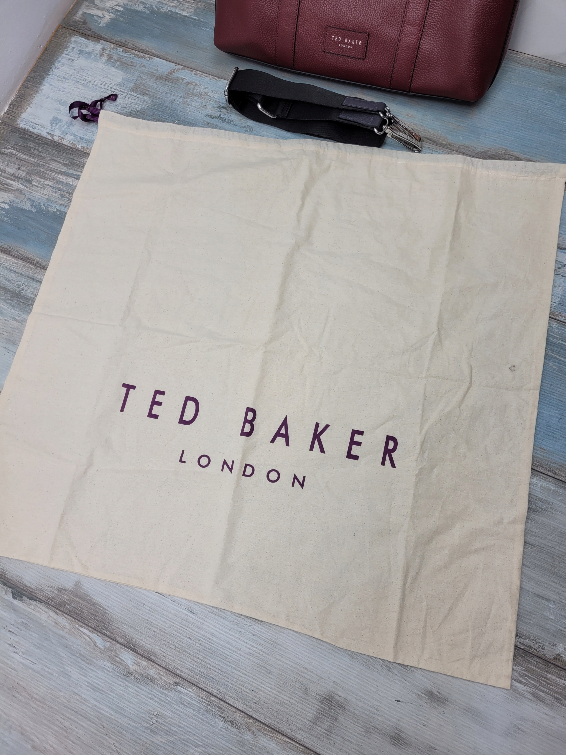 TED BAKER INFERN LEATHER DOCUMENT BAG ELEGANCKA Kolor okuć srebrny