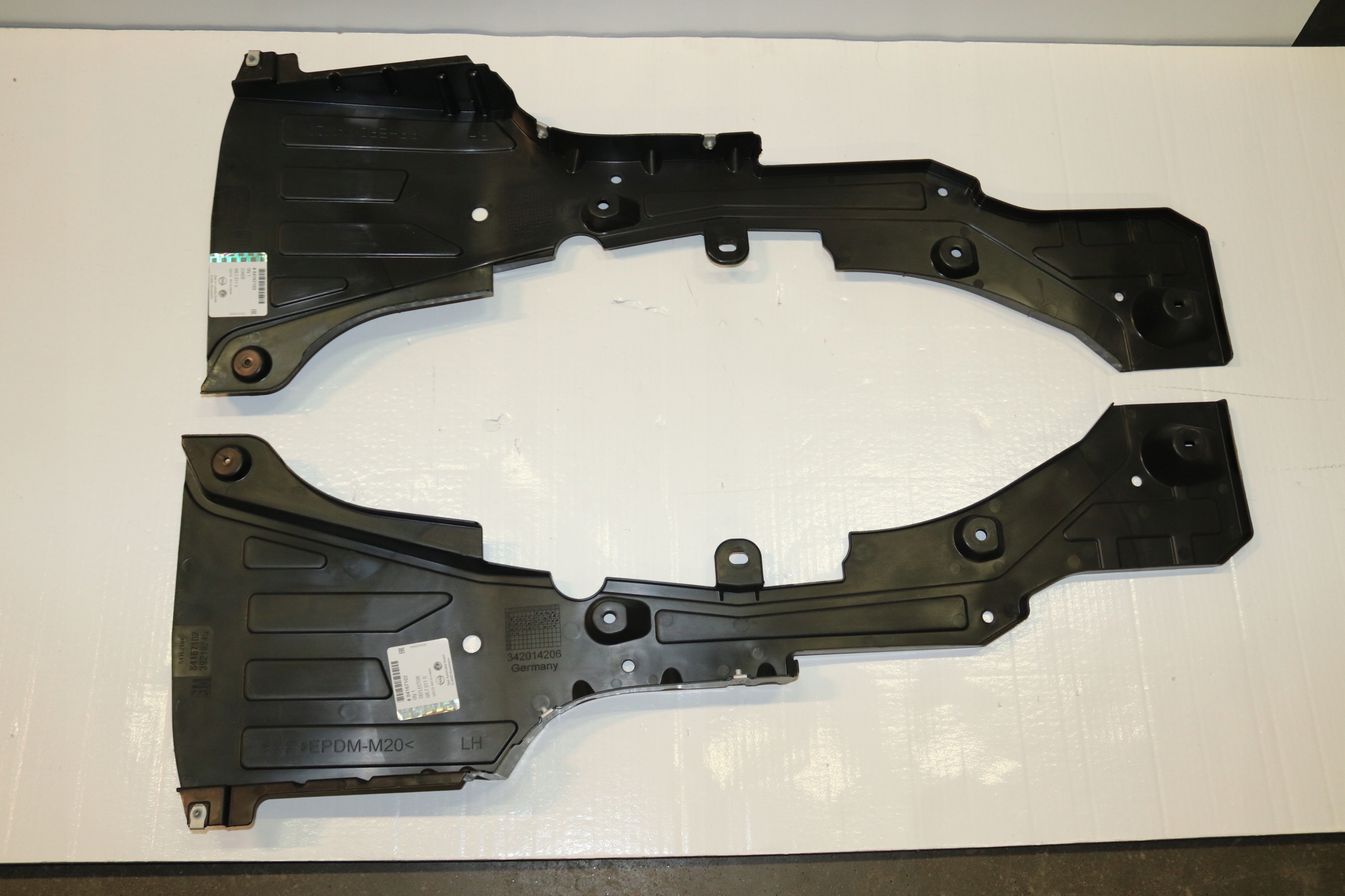 OPEL INSIGNIA B OSLONA POD SILNIK PRAWA LEWA KPL