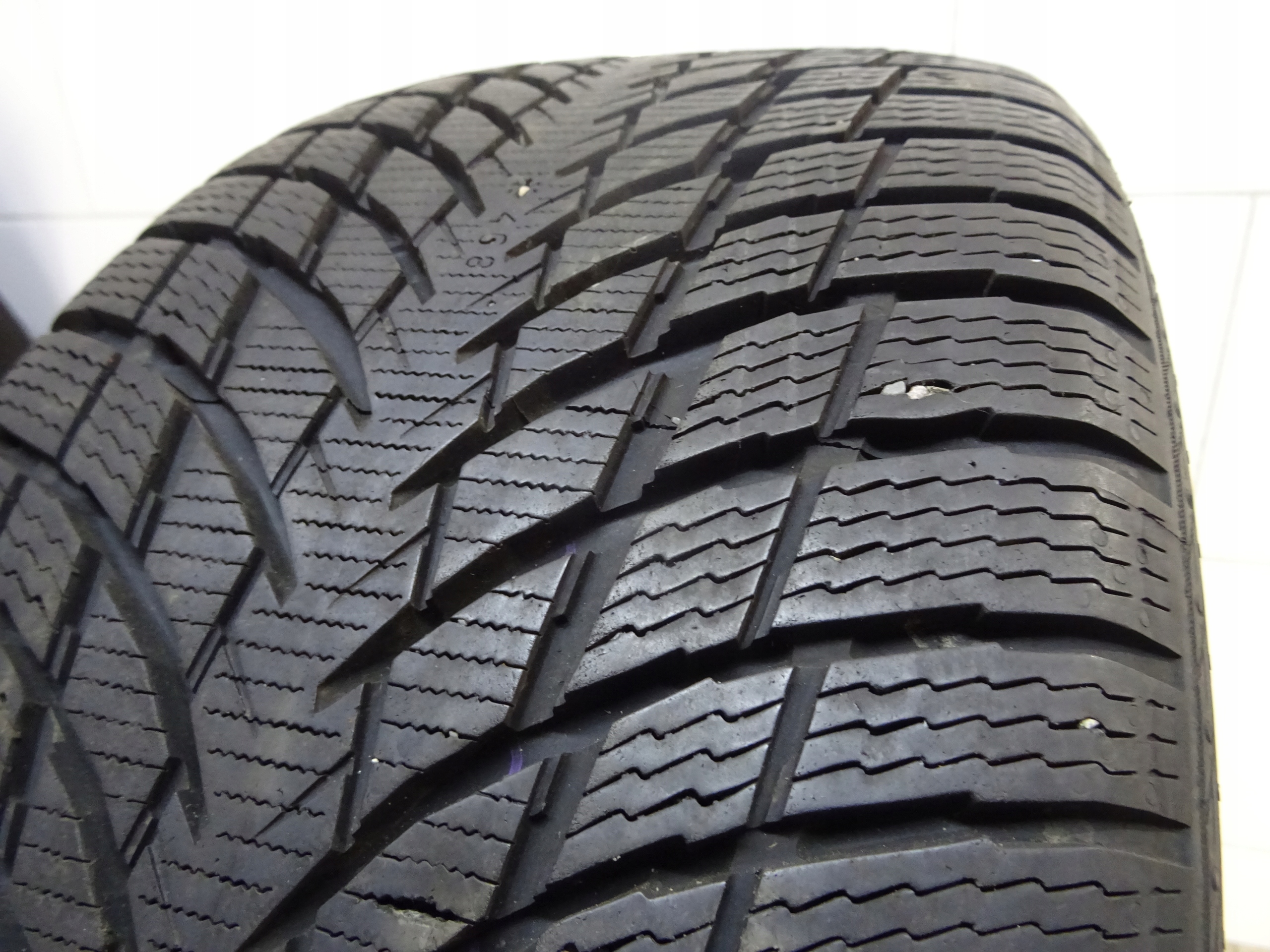 OPONA Nokian Tyres WR Snowproof P 245/35R21 96W Sezon zimowe