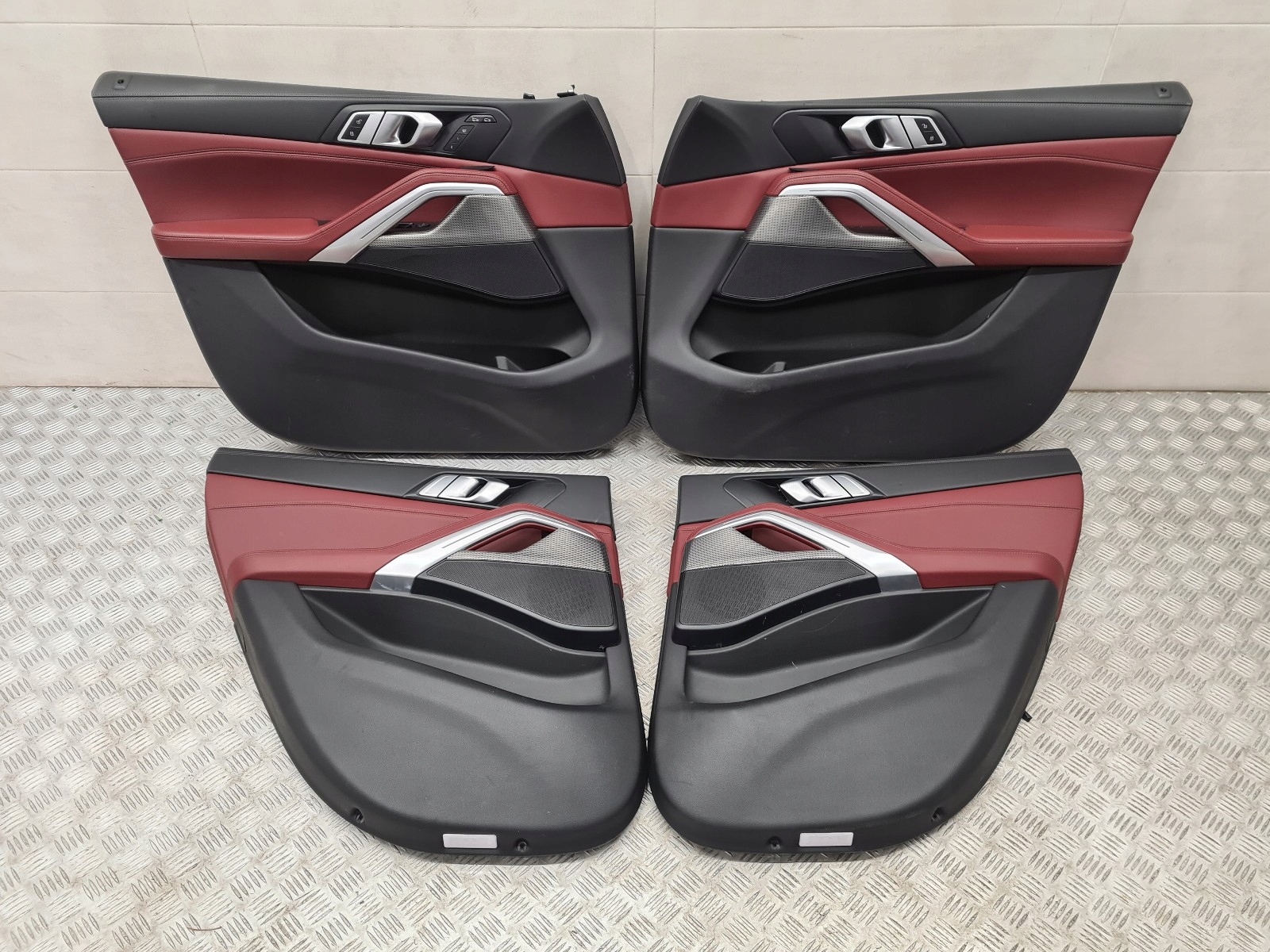 BMW X6 G06 the centre seats TUNEL side upholstery leather