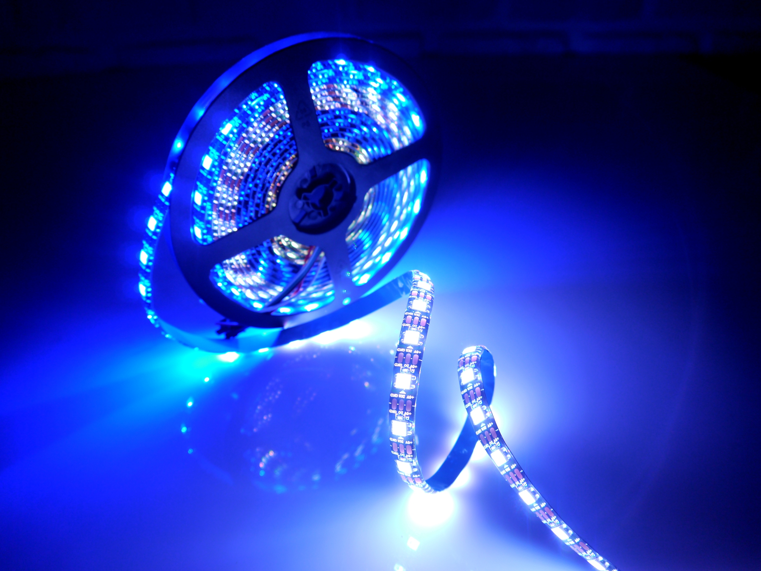 5m taśma WS2812B argb 5V 18W IP65 smart MAGIC led programowalna CZARNA Napięcie 5 V