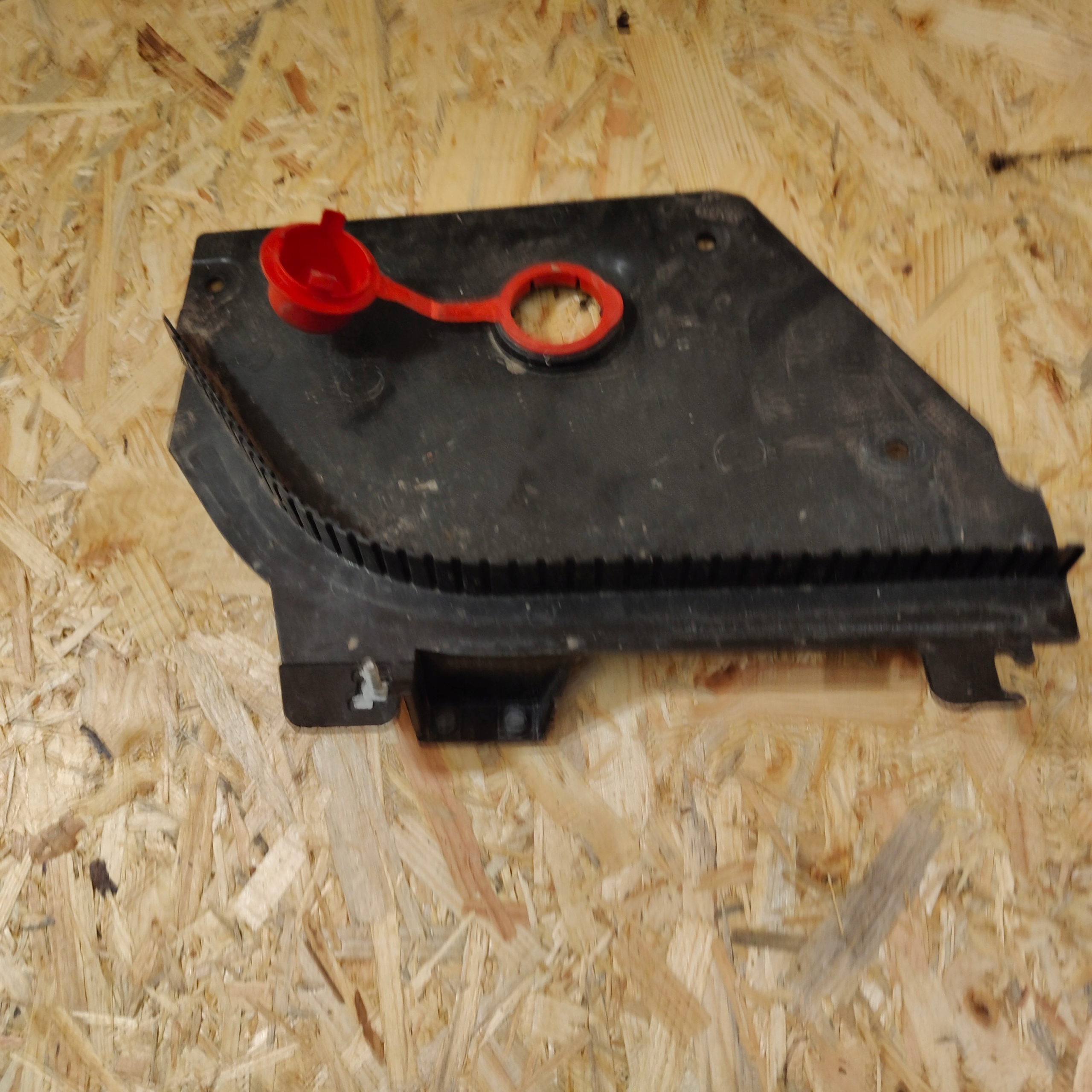 Abdeckung AKUMULATORA MINI 51717317737
