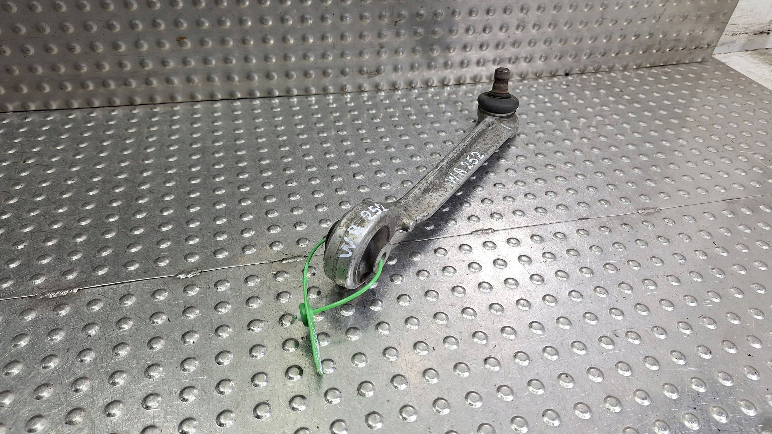 arm right front upper OE 8D0407508E AUDI A4 B6 A6 C5 PASSAT B5 SUPERB and