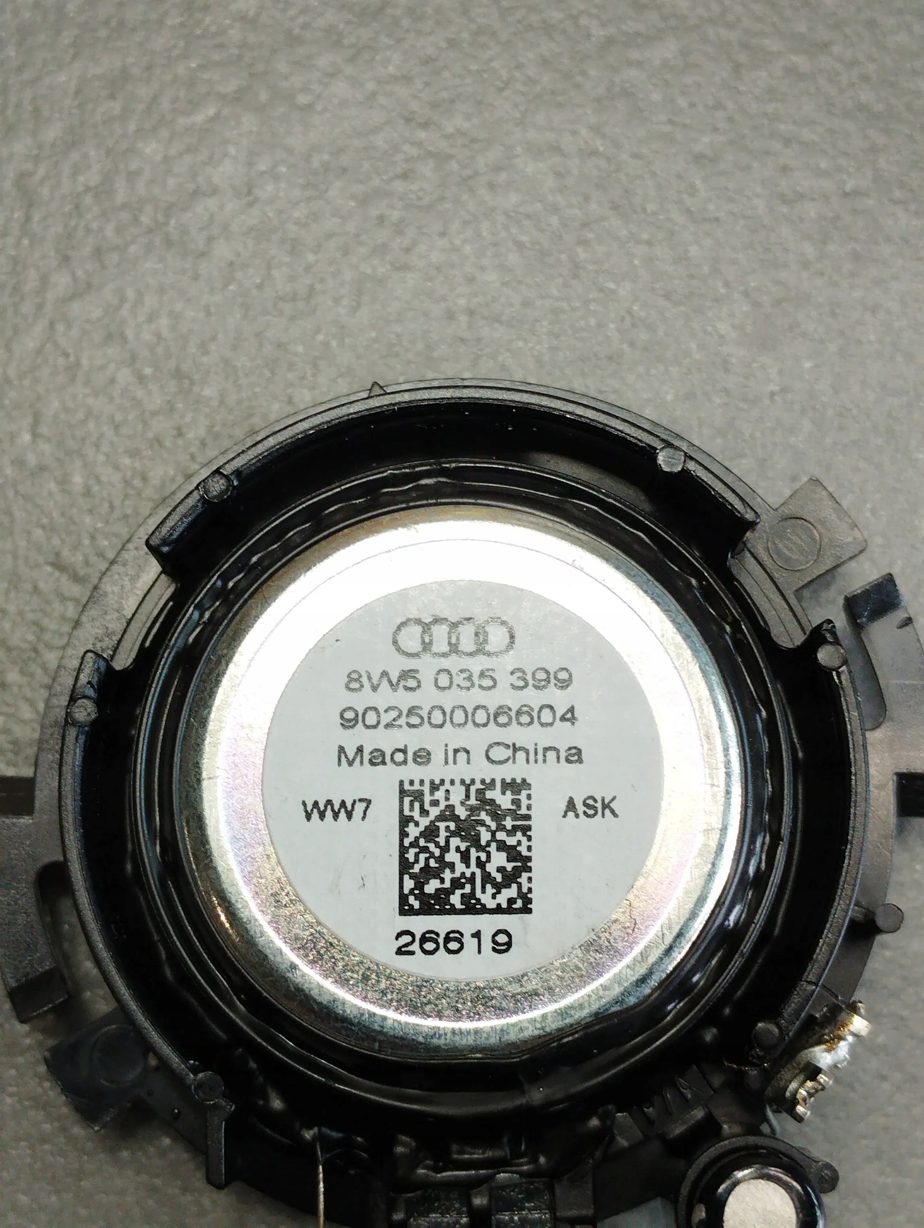 Audi A4 B9 8W Lautsprecher 8W5035399