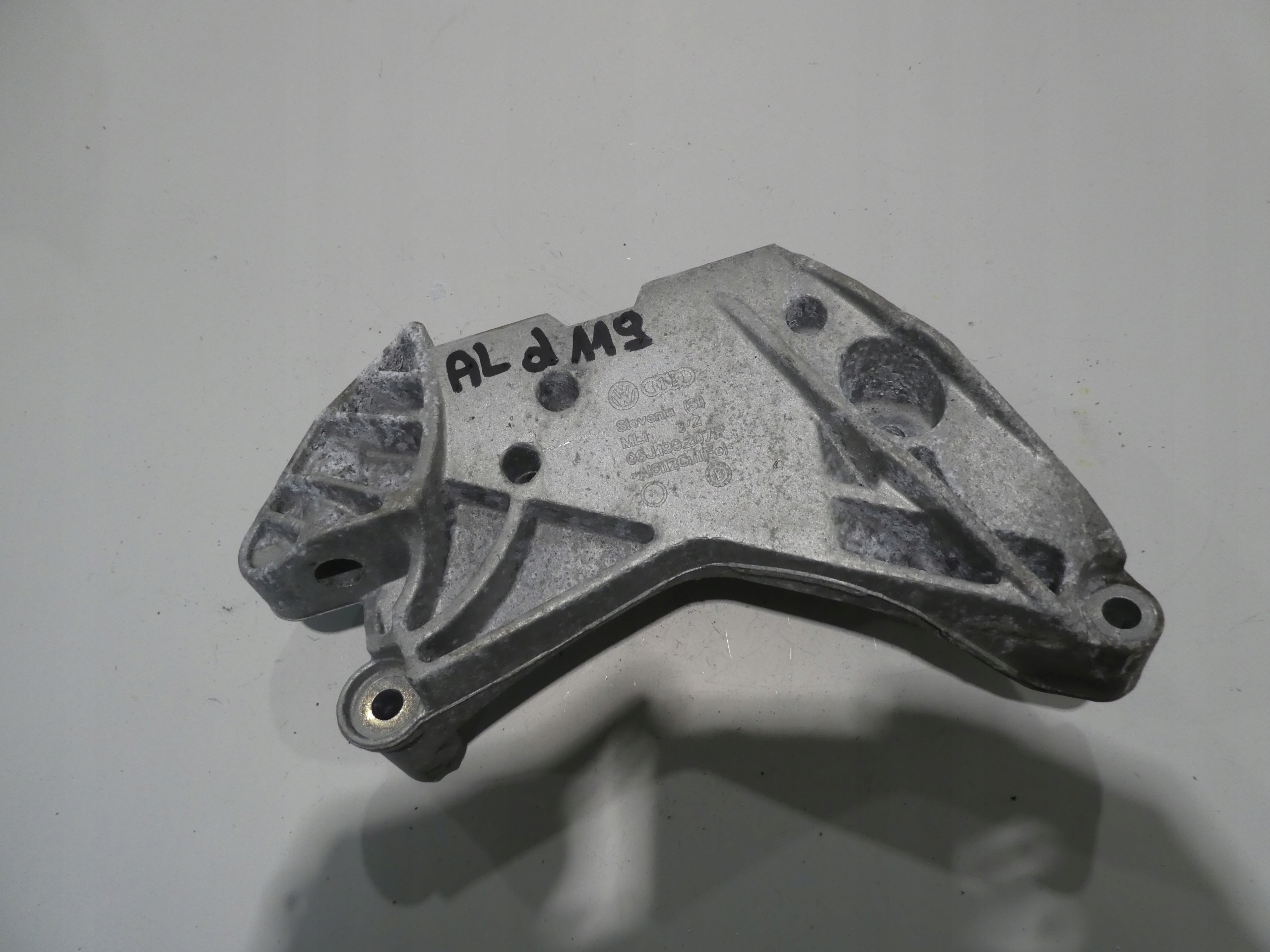 VW SEAT SKODA AUDI engine mount 06J199207P