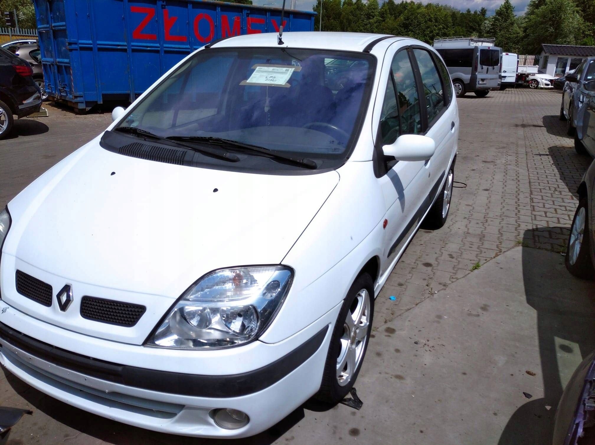parafango Anteriore Bocchetta sinistra Renault Scenic e SCENIC-e-parafango-L